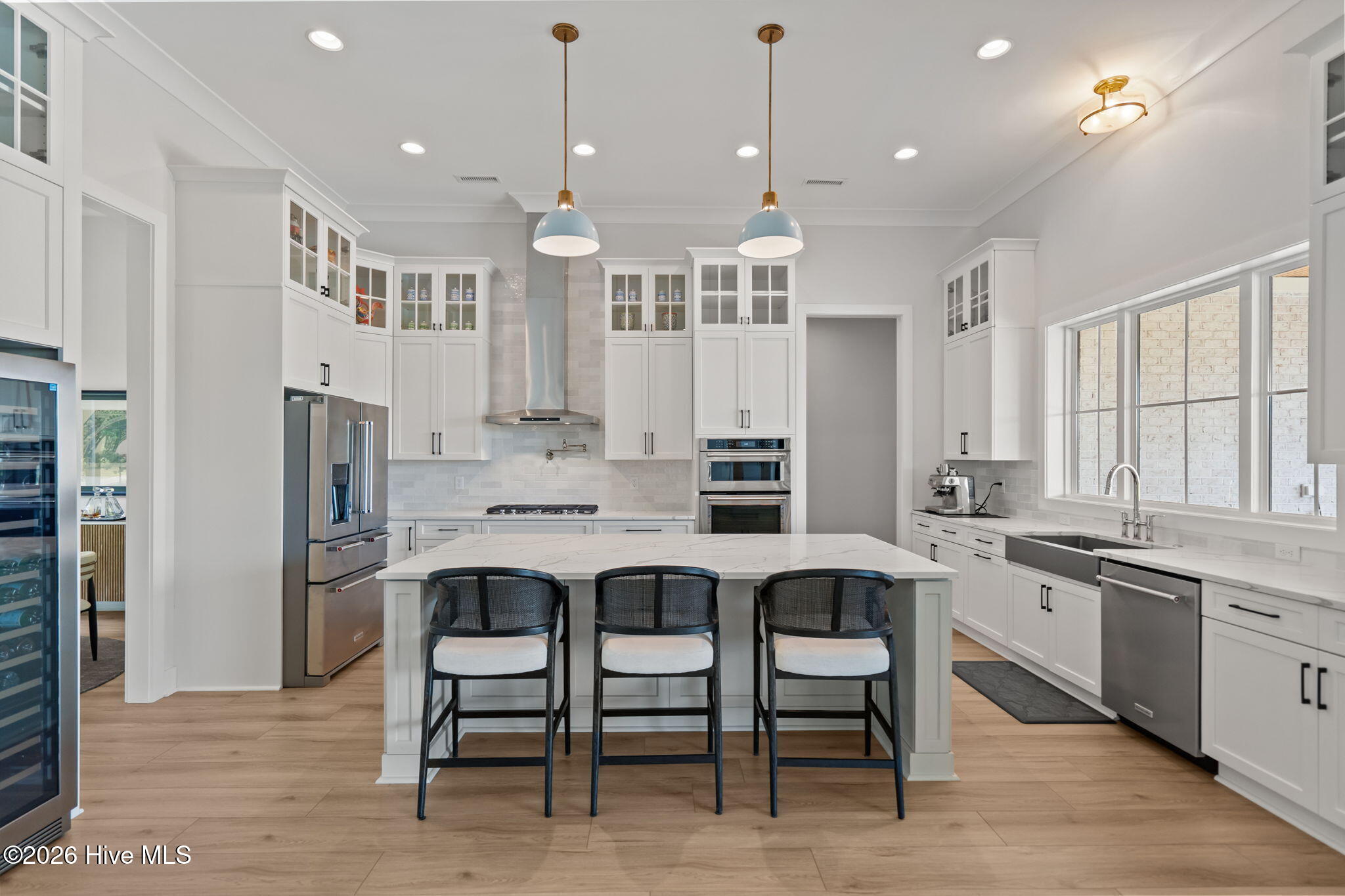 100566934 | Photo 18