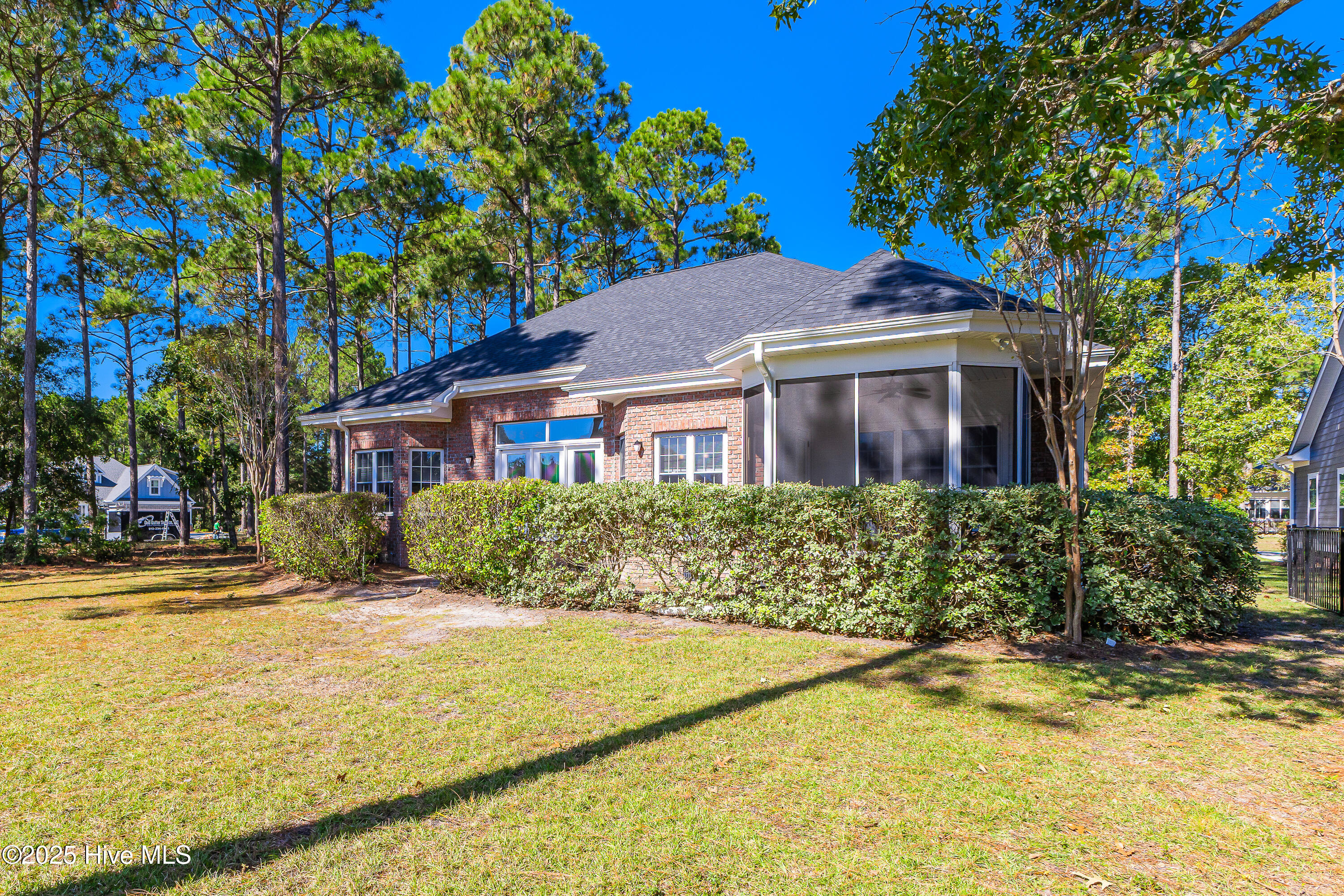 100537931 | Photo 30