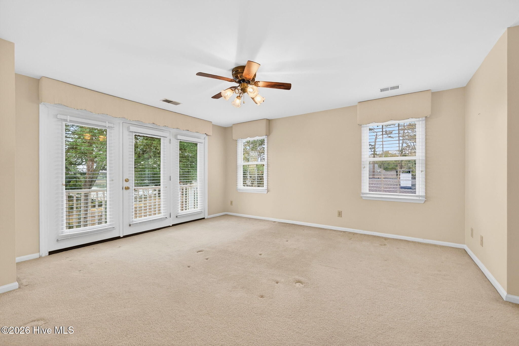 100559541 | Photo 71