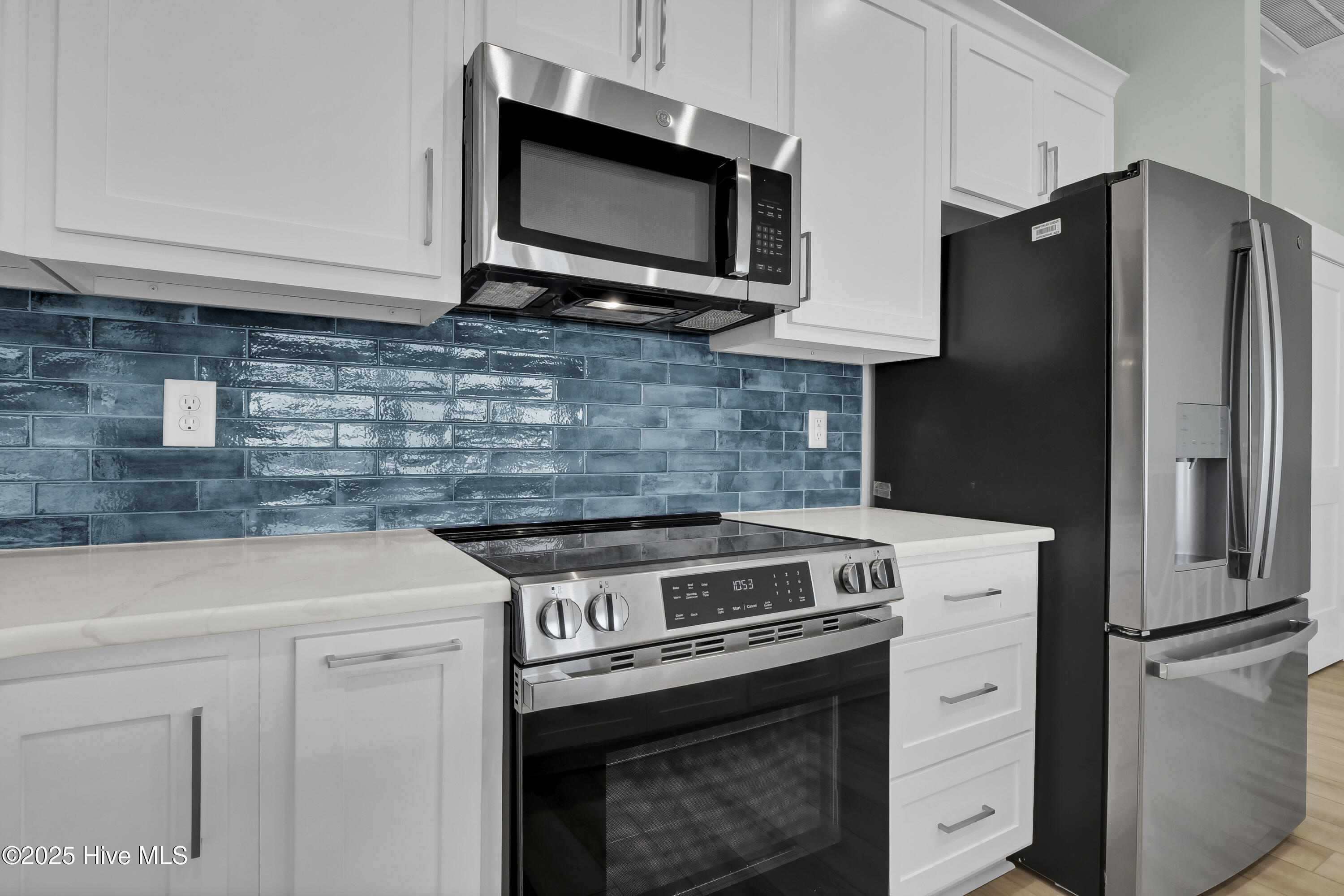 100542555 | Photo 13