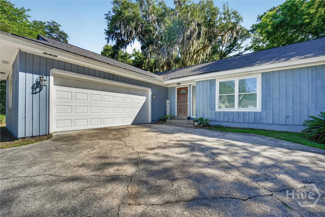 Photo 3 of Single family home for sale at 109 N Cromwell Rd, Savannah, GA 31410 | MLS# SA357584 | Listing updated on 2026-10-09