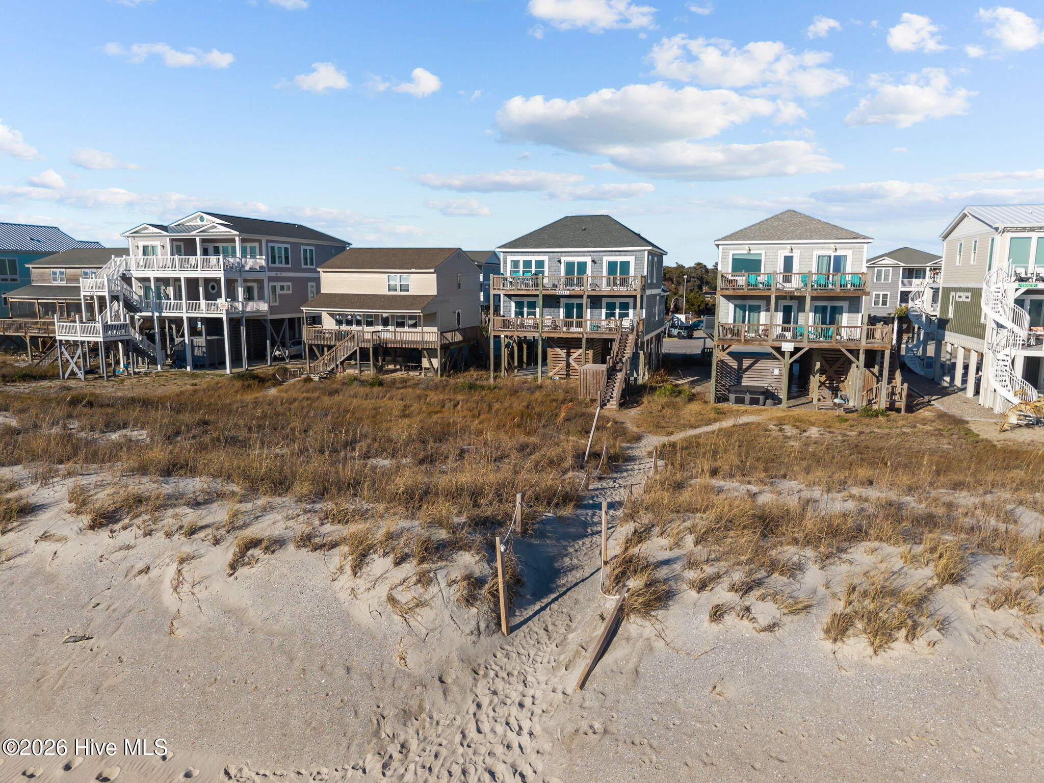 100547503 | Photo 47