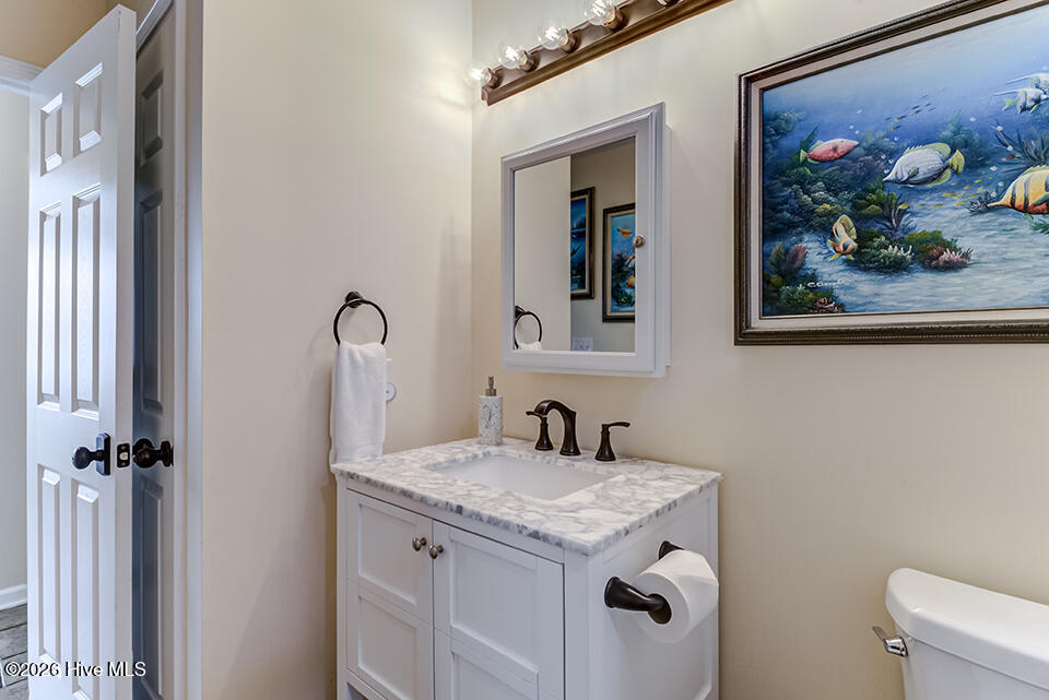 100550218 | Photo 42