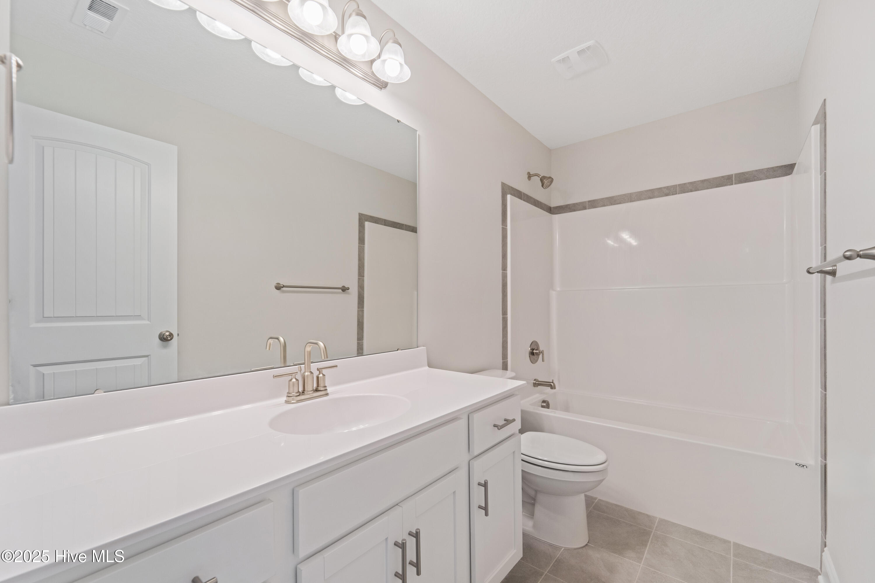 100518960 | Photo 27