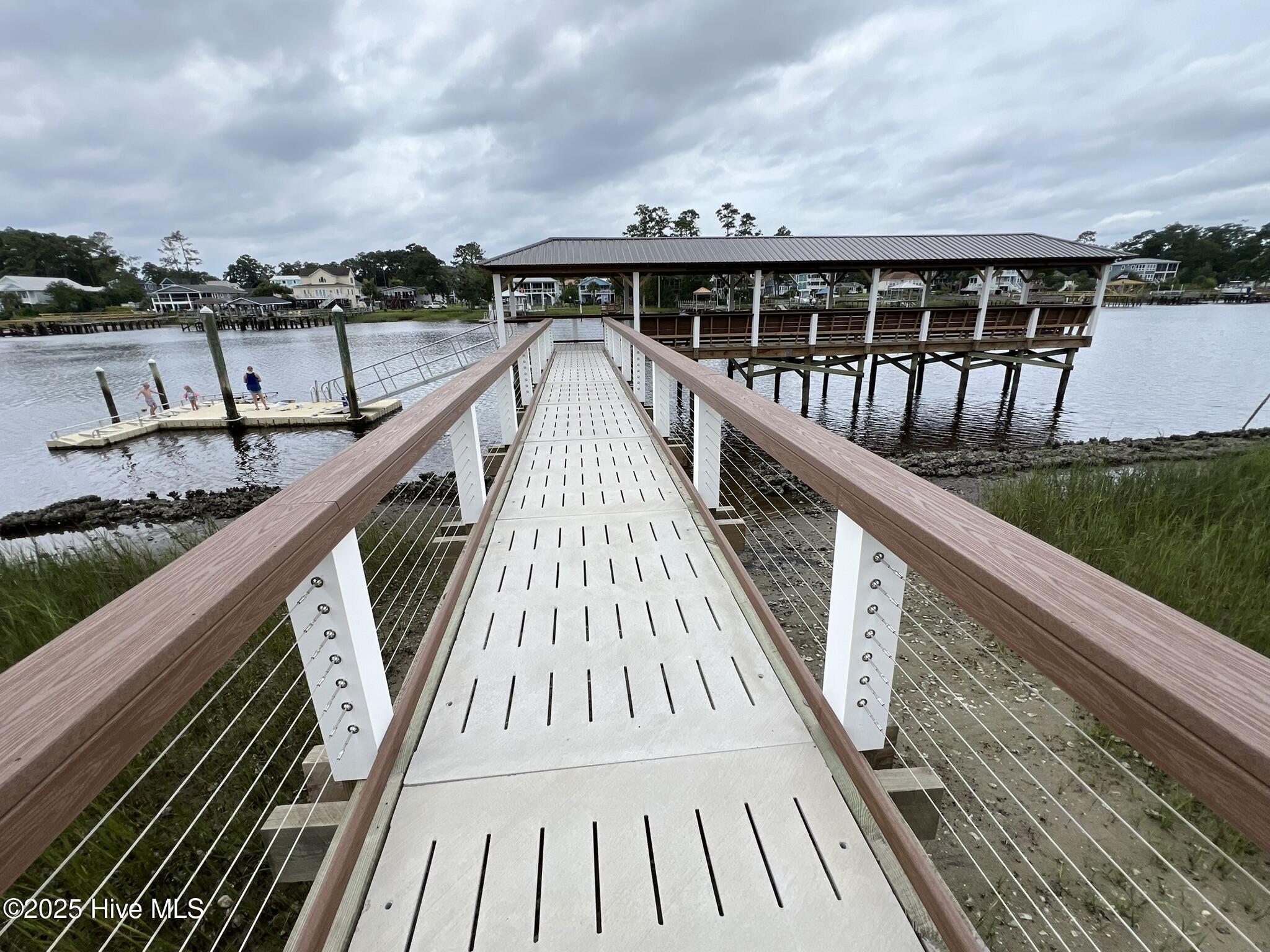 100562201 | Photo 24