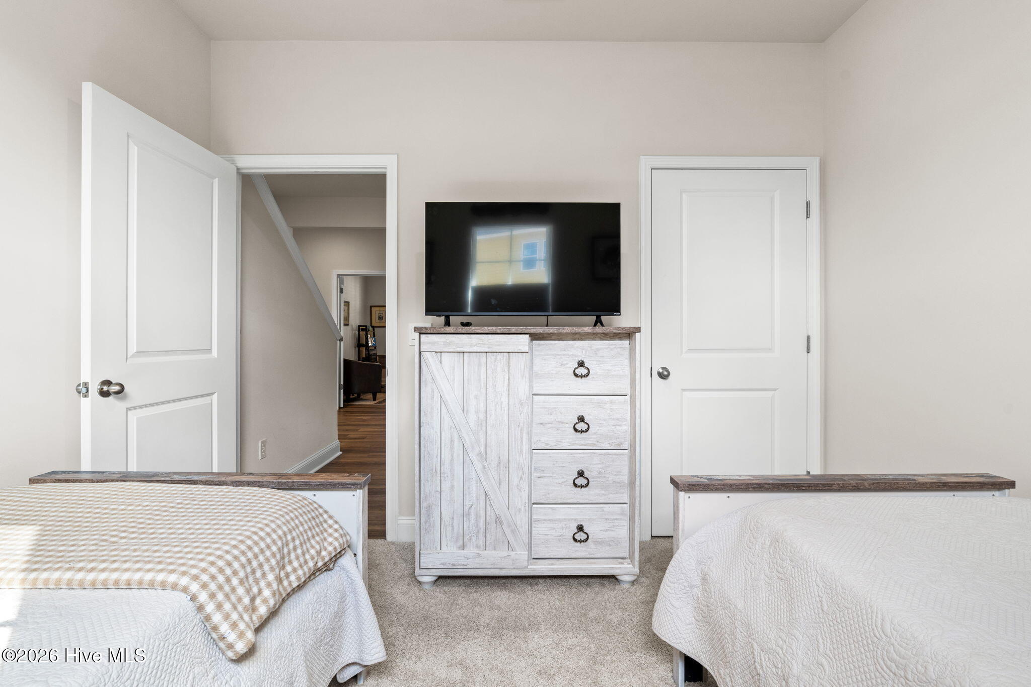 100555775 | Photo 26