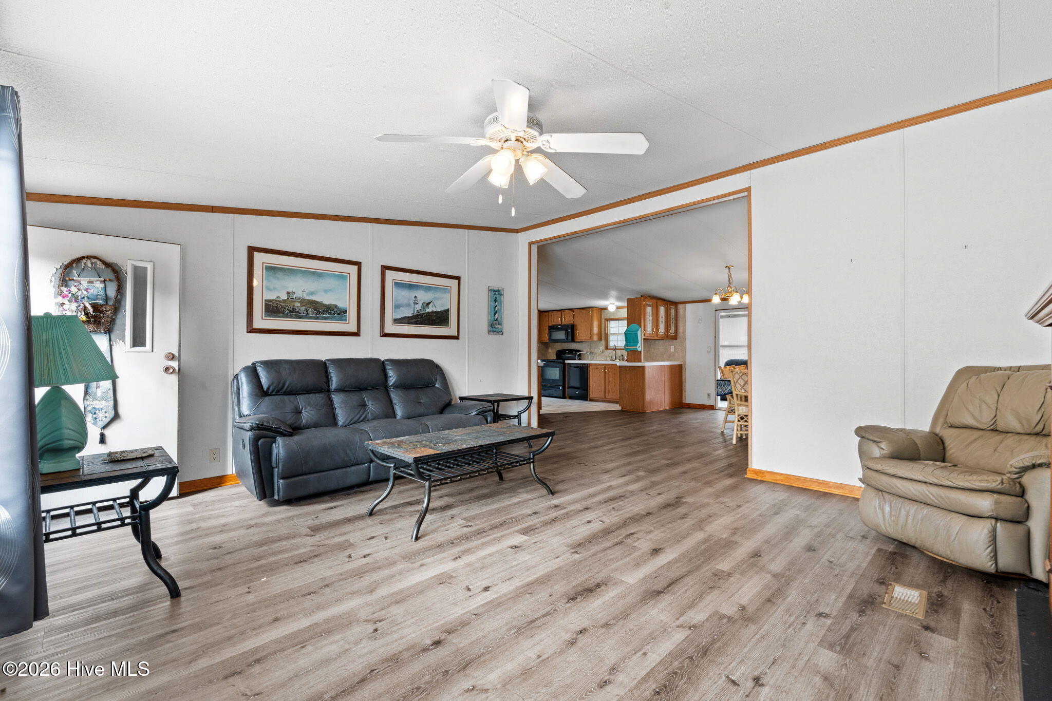 100564701 | Photo 12