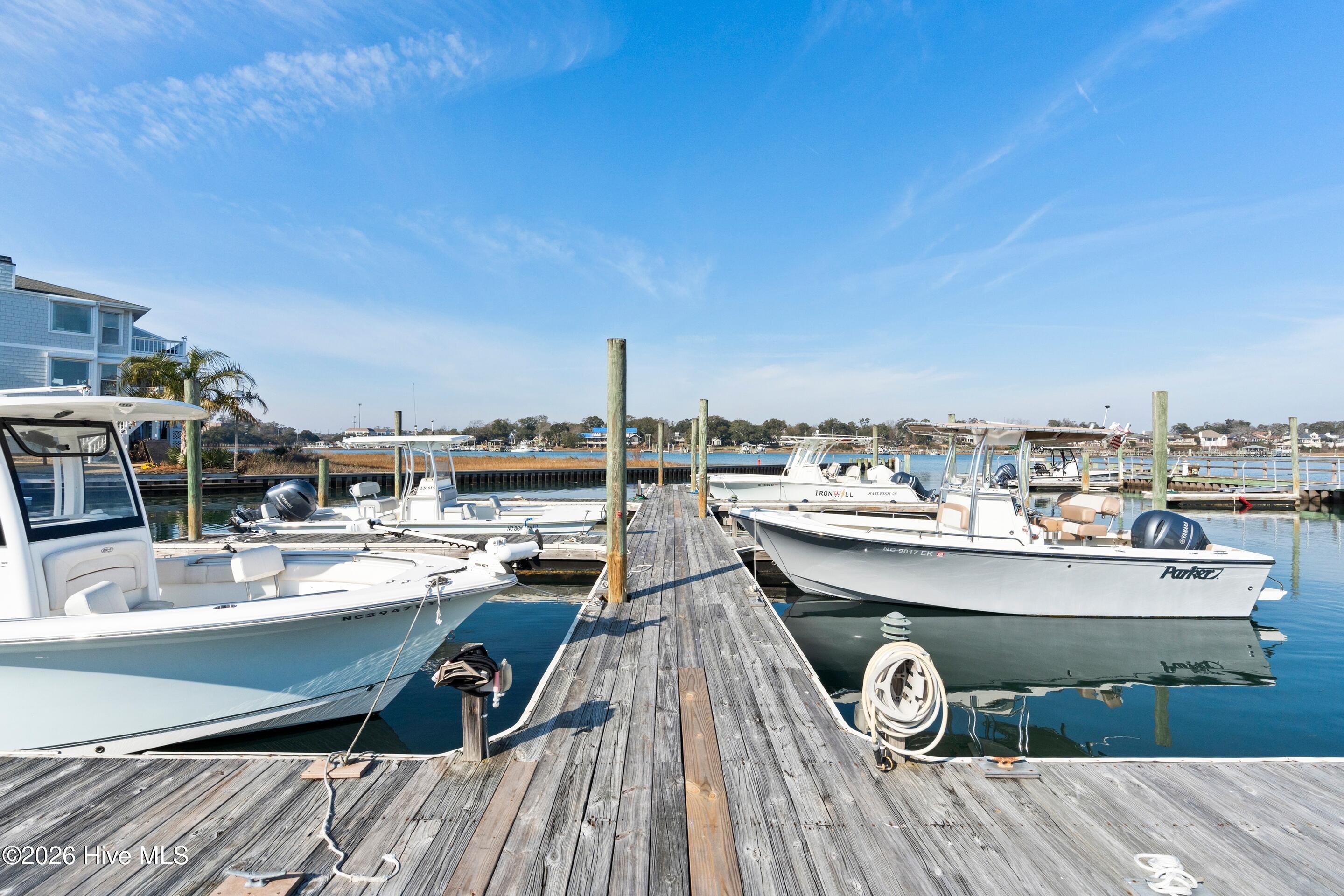 100548419 | Photo 47