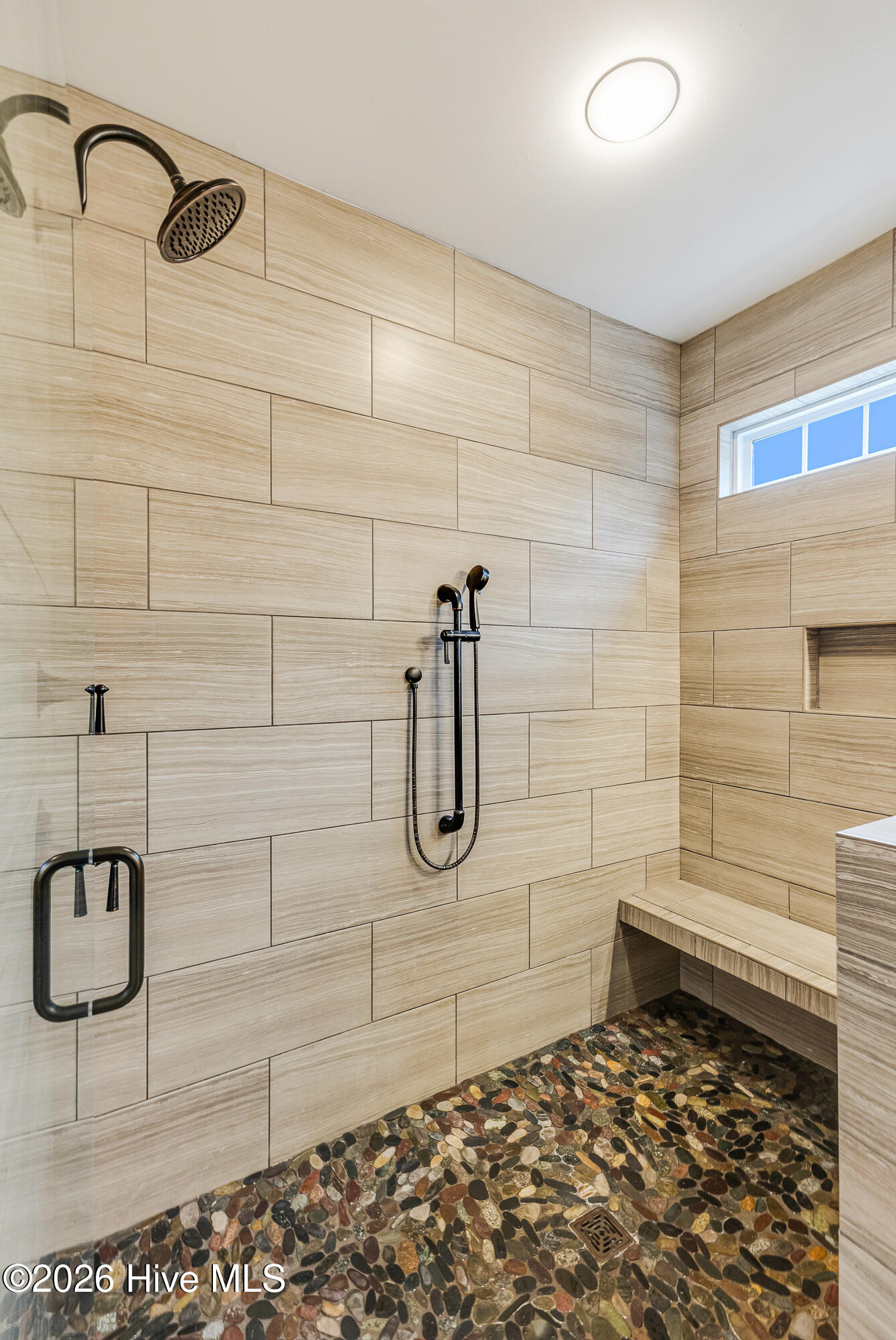 100551306 | Photo 32