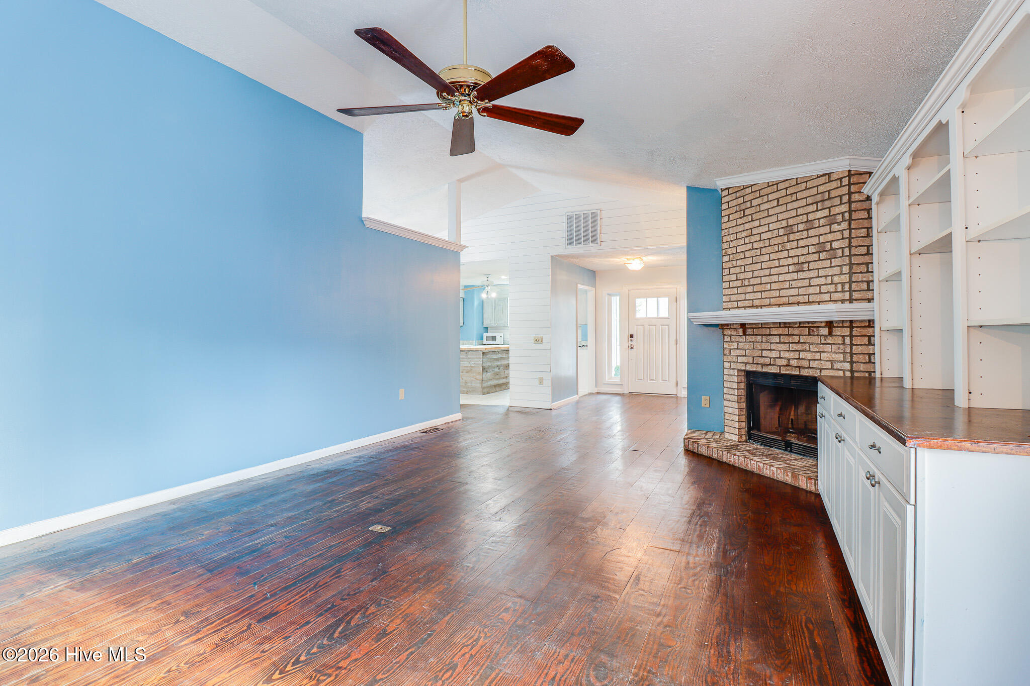 100544057 | Photo 18