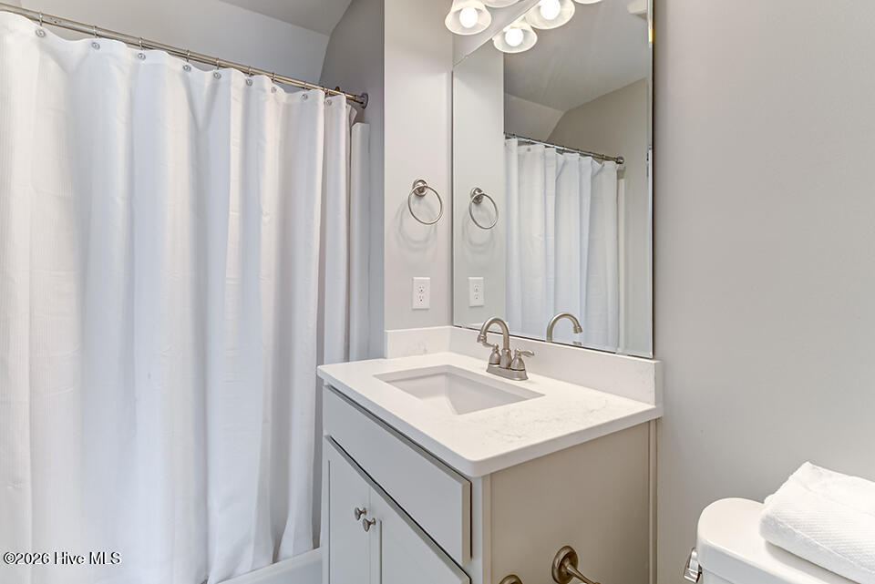 100559873 | Photo 29