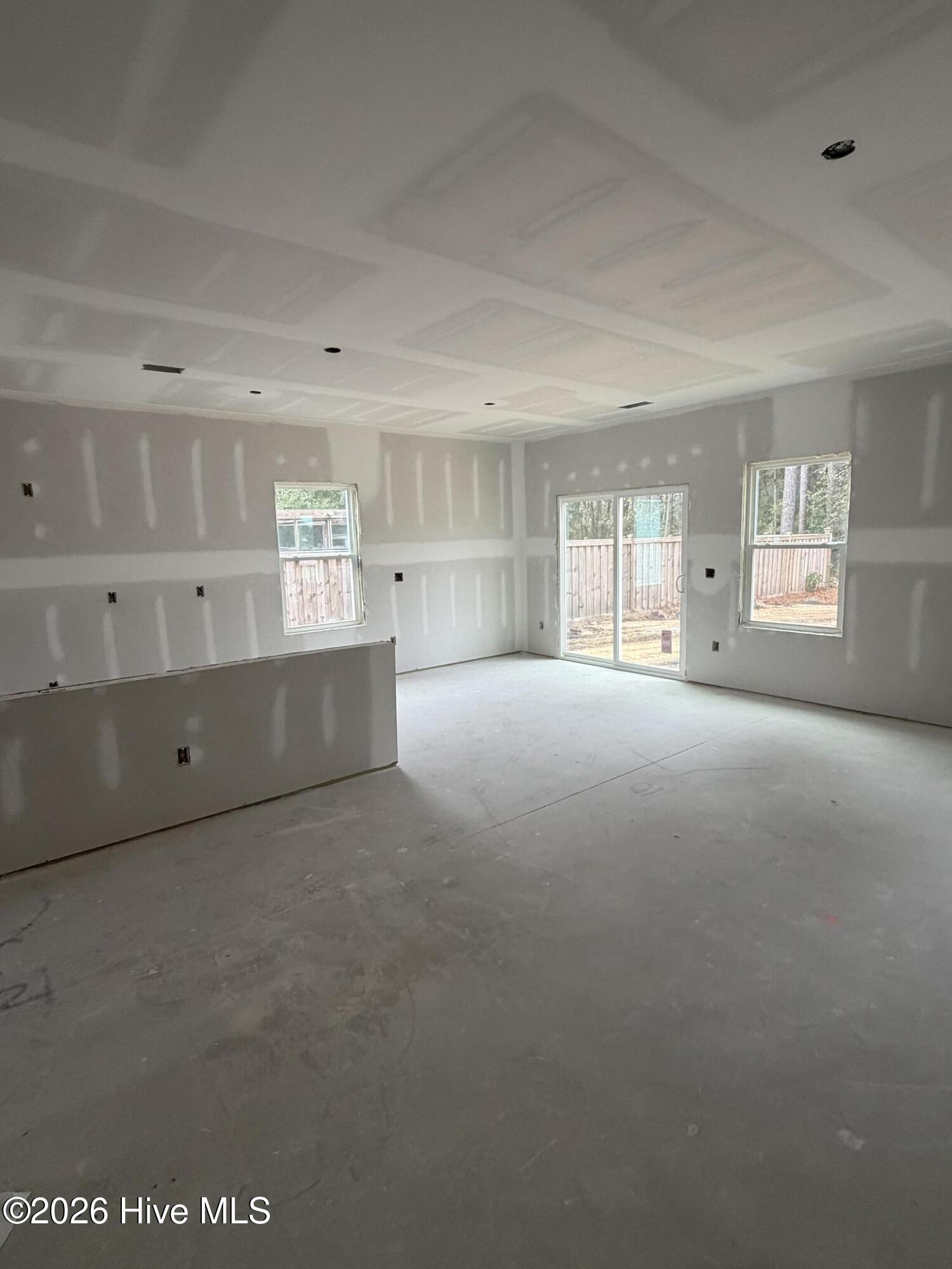 100547597 | Photo 56