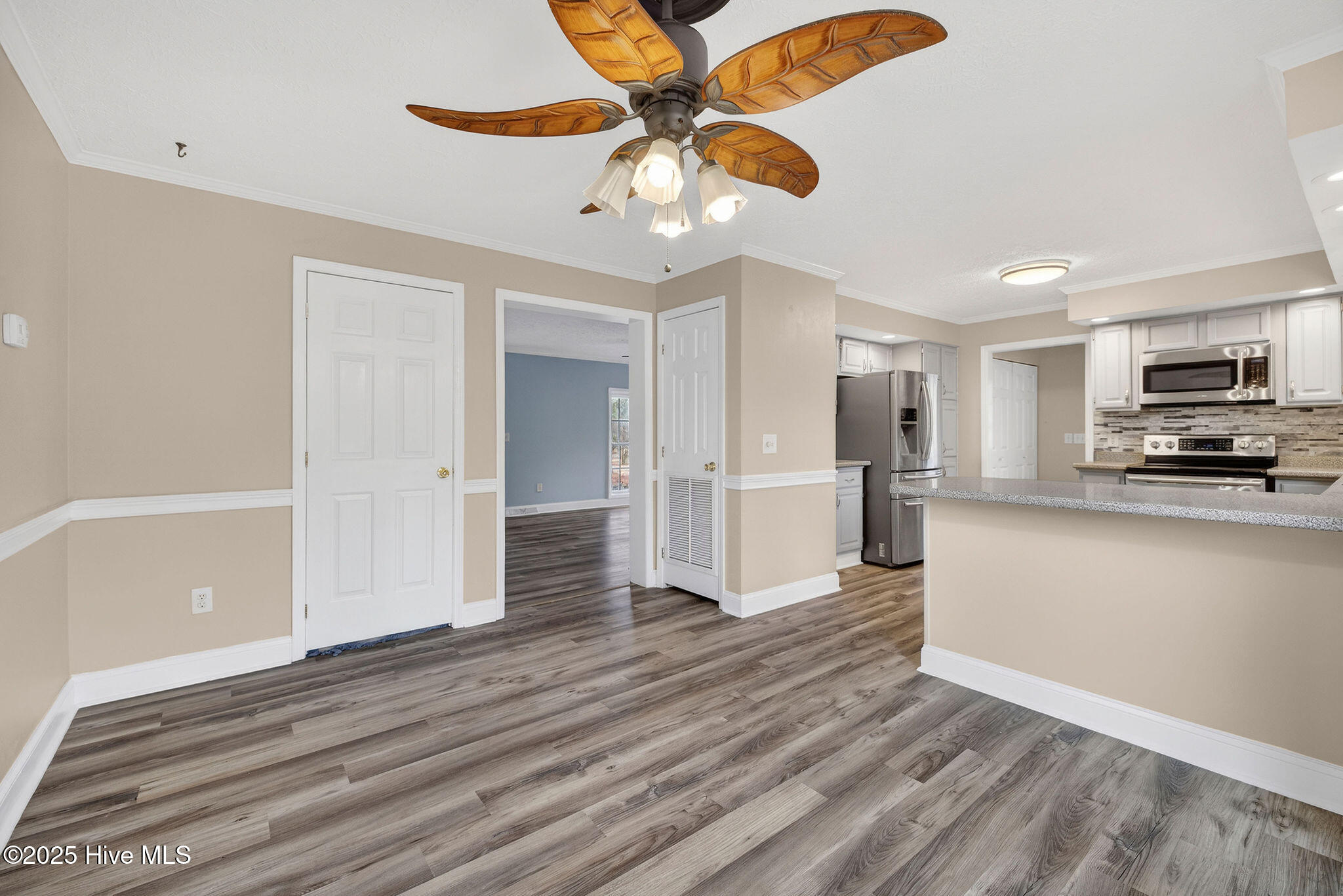 100546222 | Photo 19