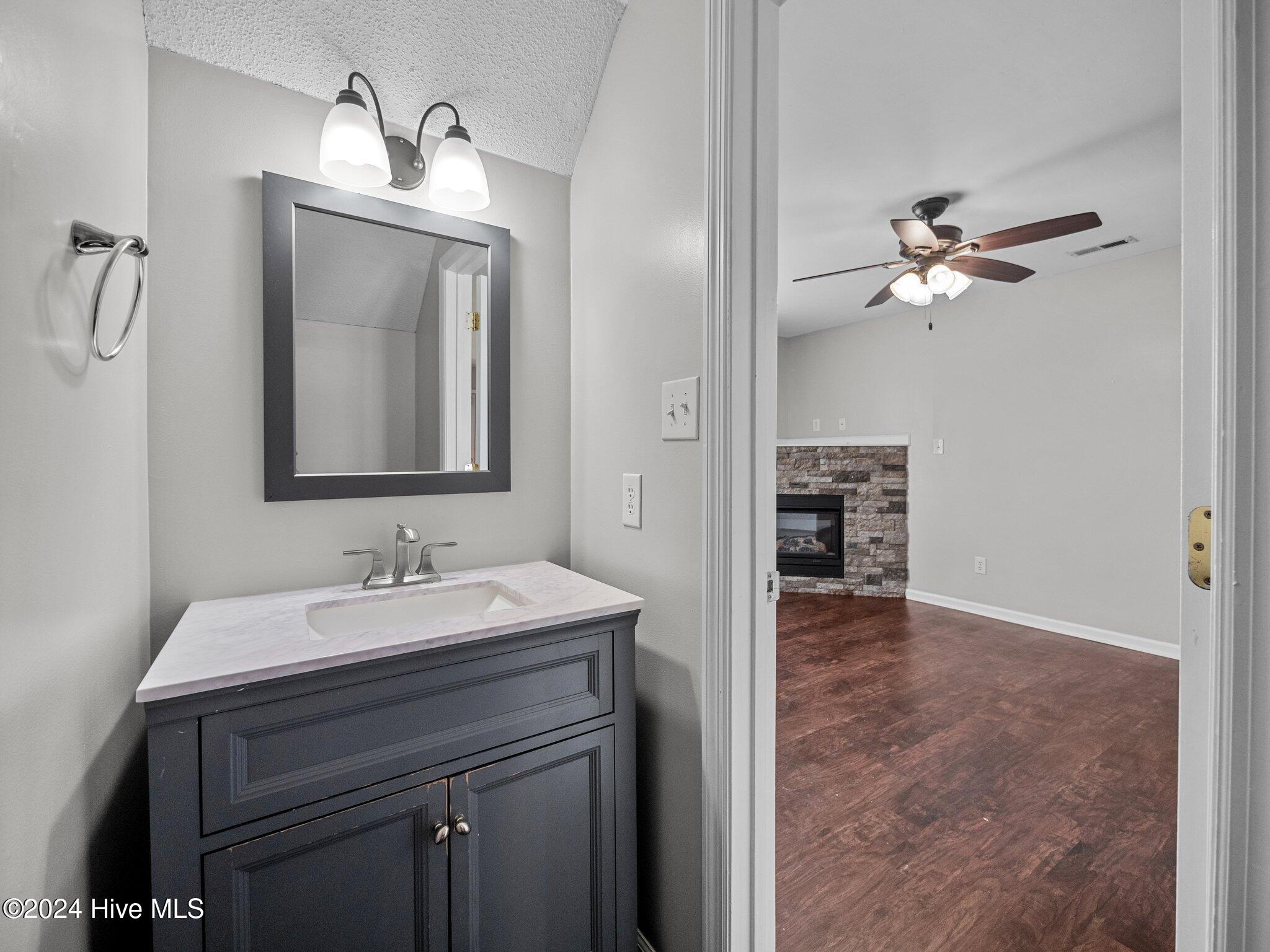 100542277 | Photo 10