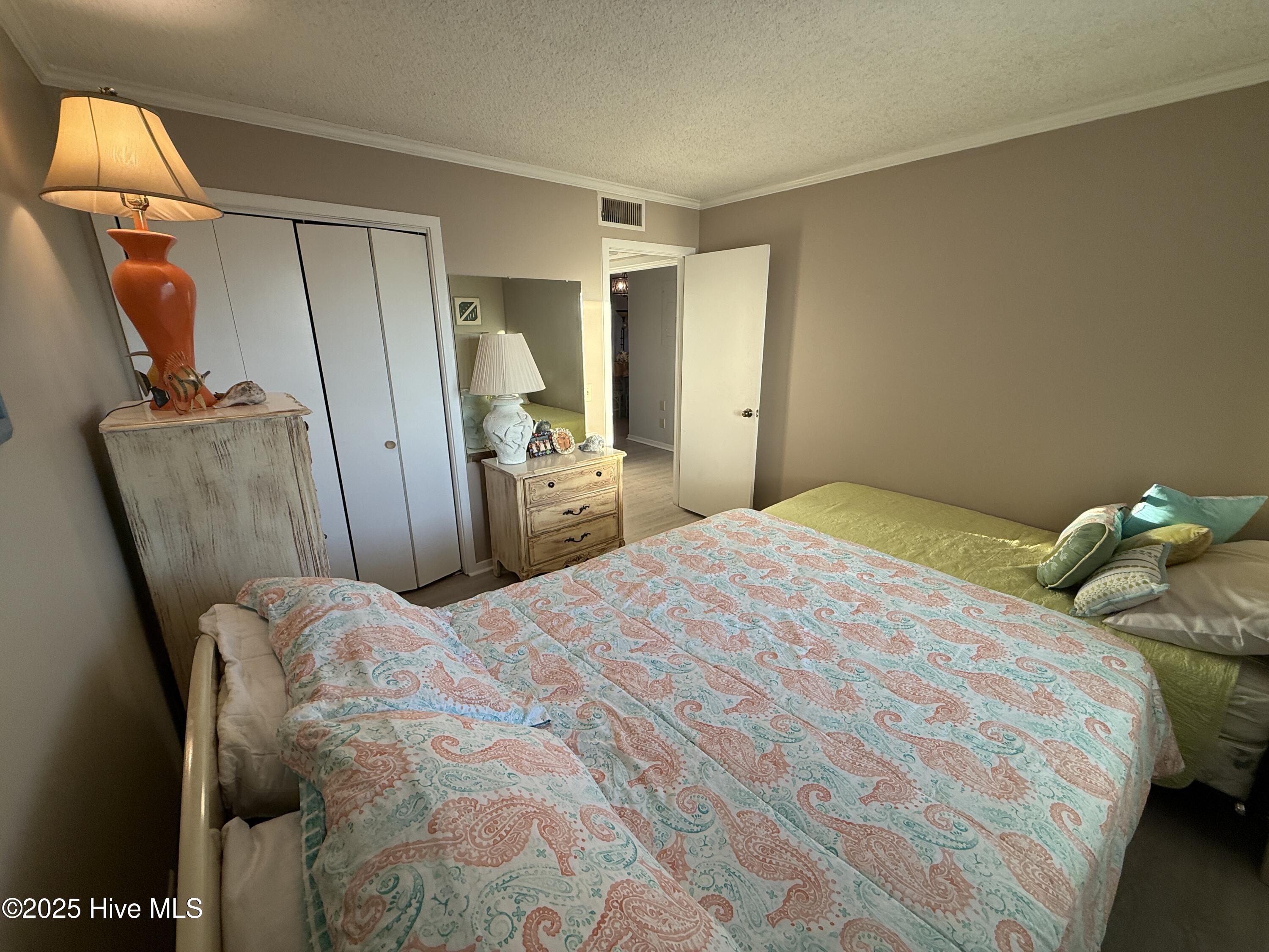 100542609 | Photo 21