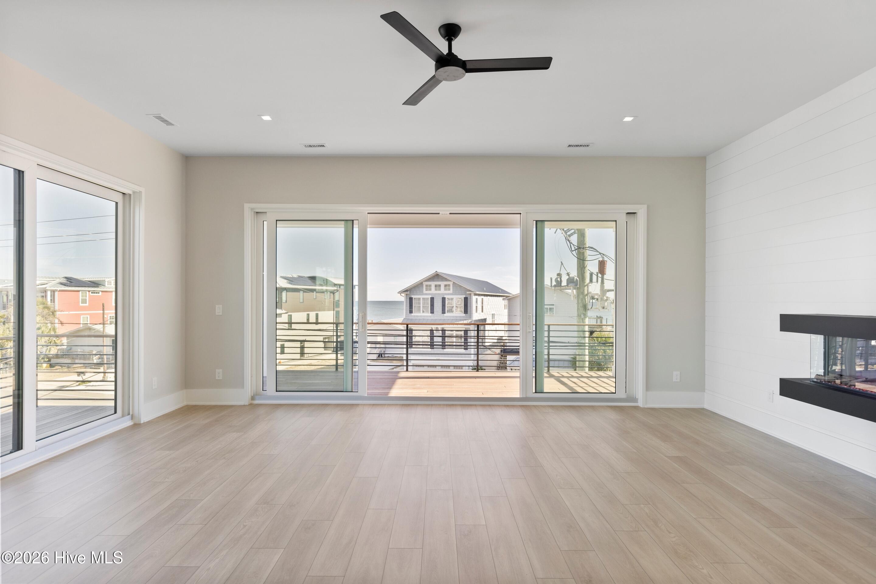 100545146 | Photo 13