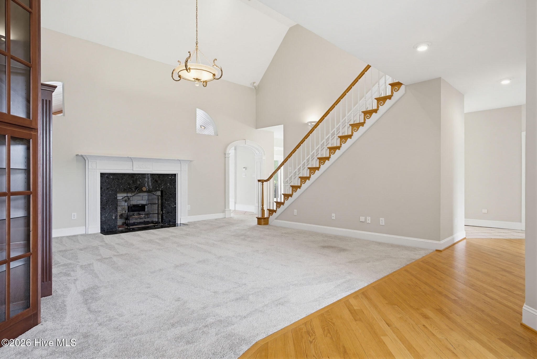 100570266 | Photo 10