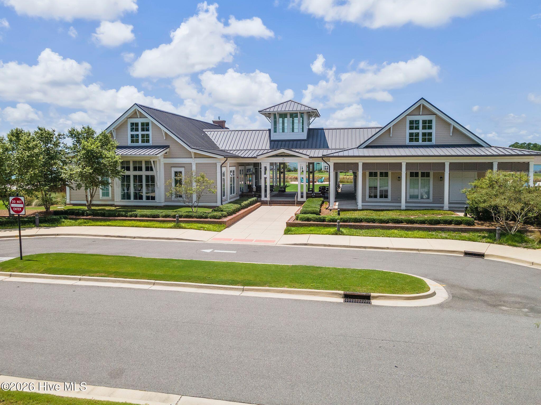 100565935 | Photo 43