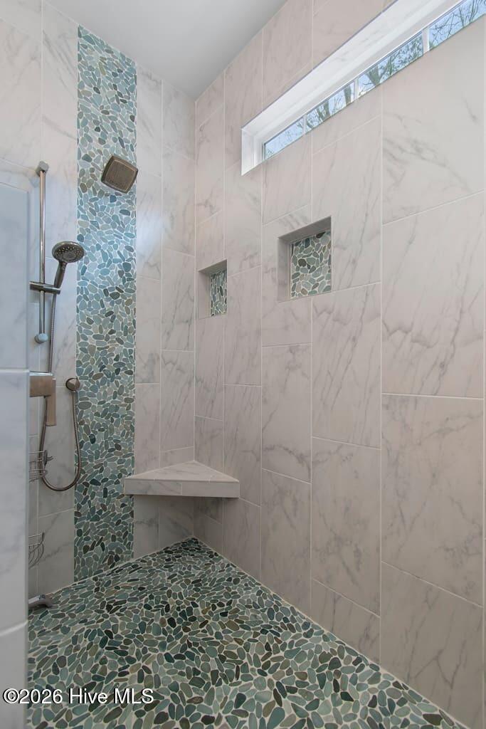 100562919 | Photo 47