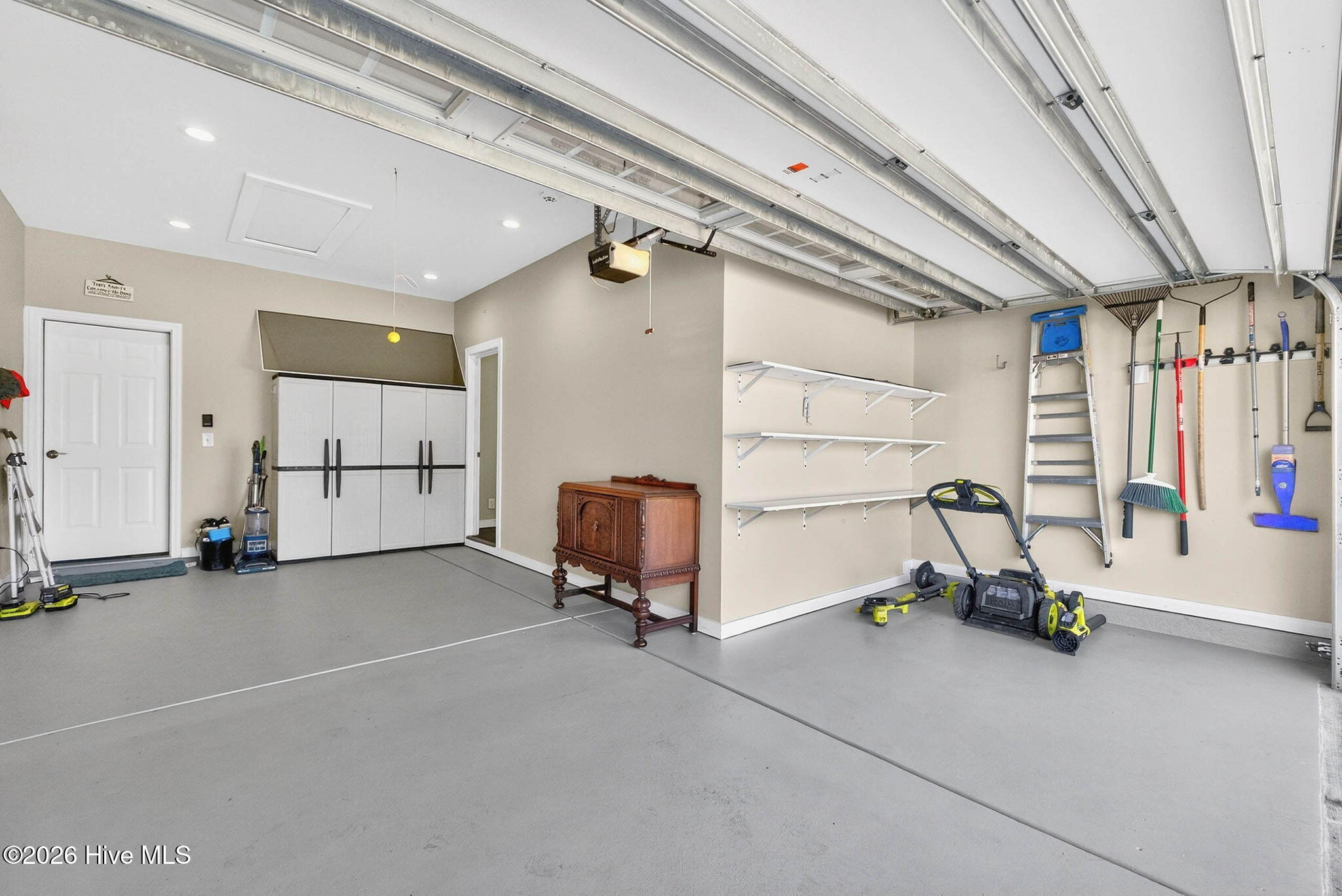 100564797 | Photo 17