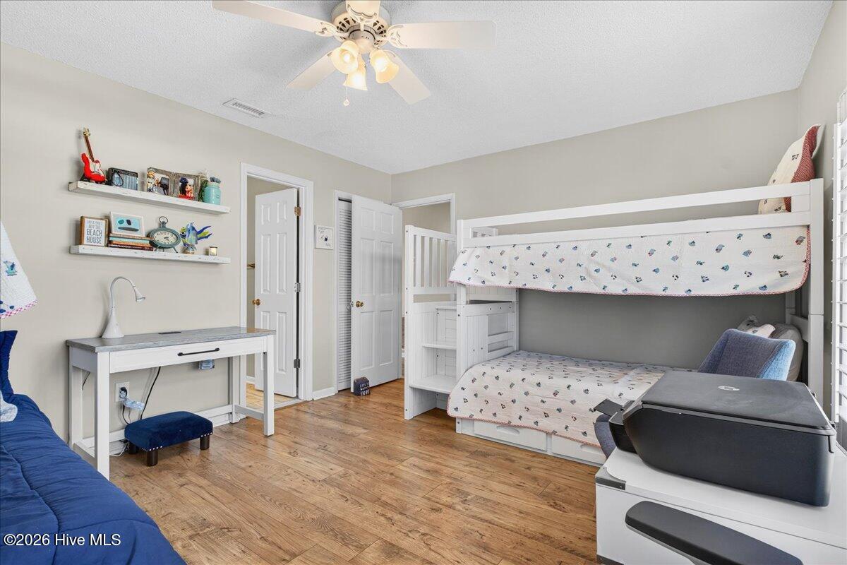 100549636 | Photo 47