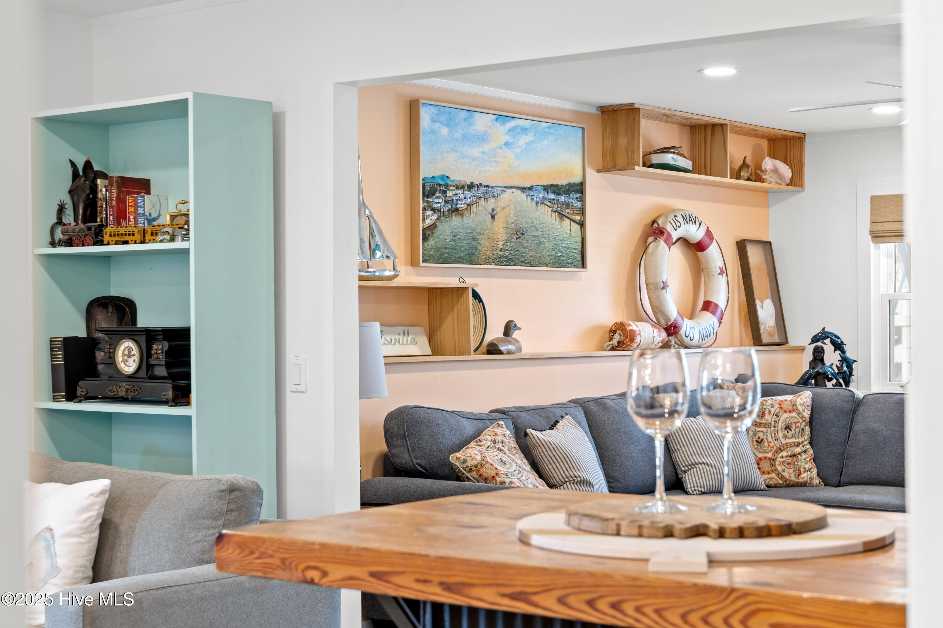 100567814 | Photo 36