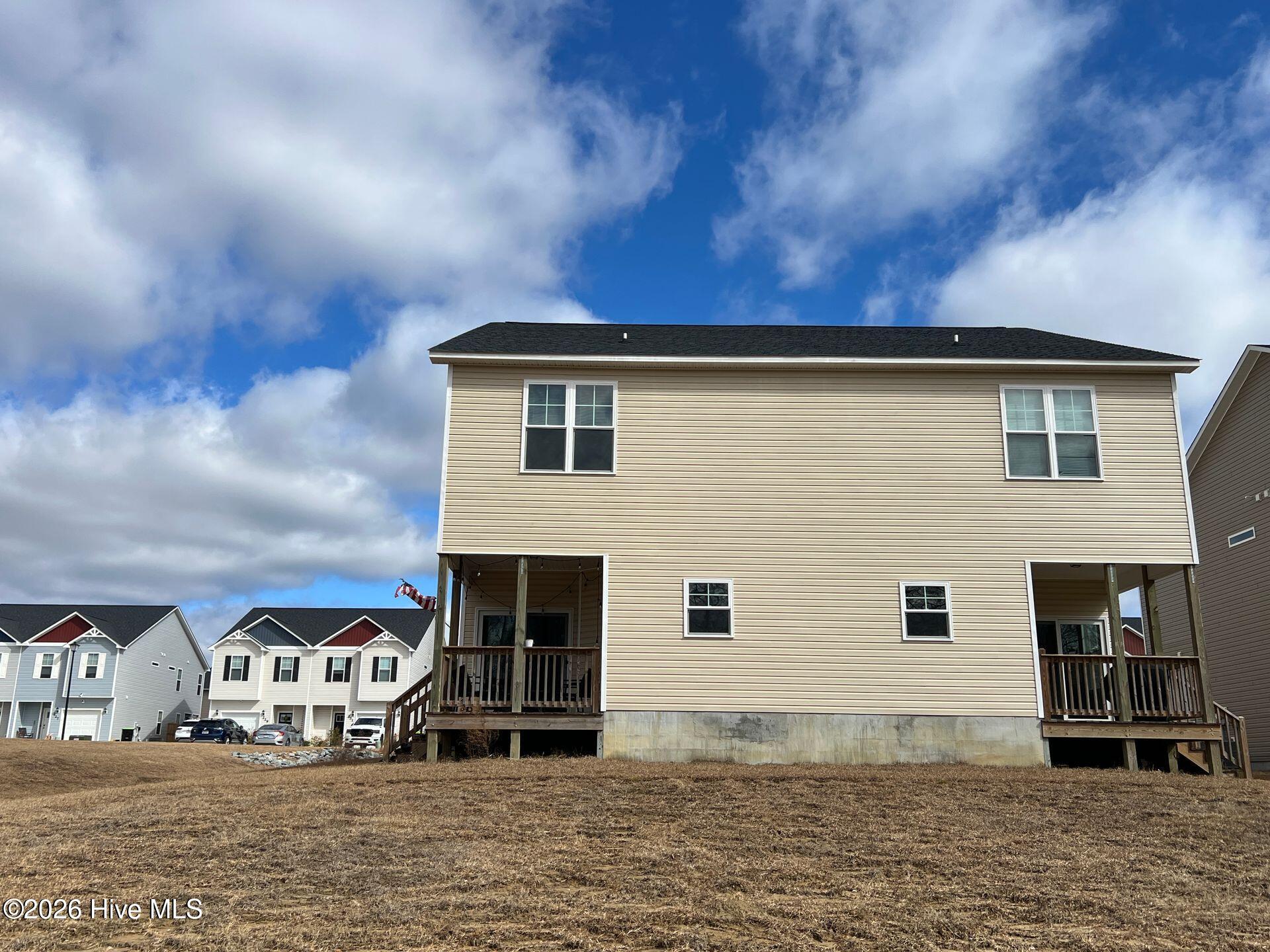 100560818 | Photo 19