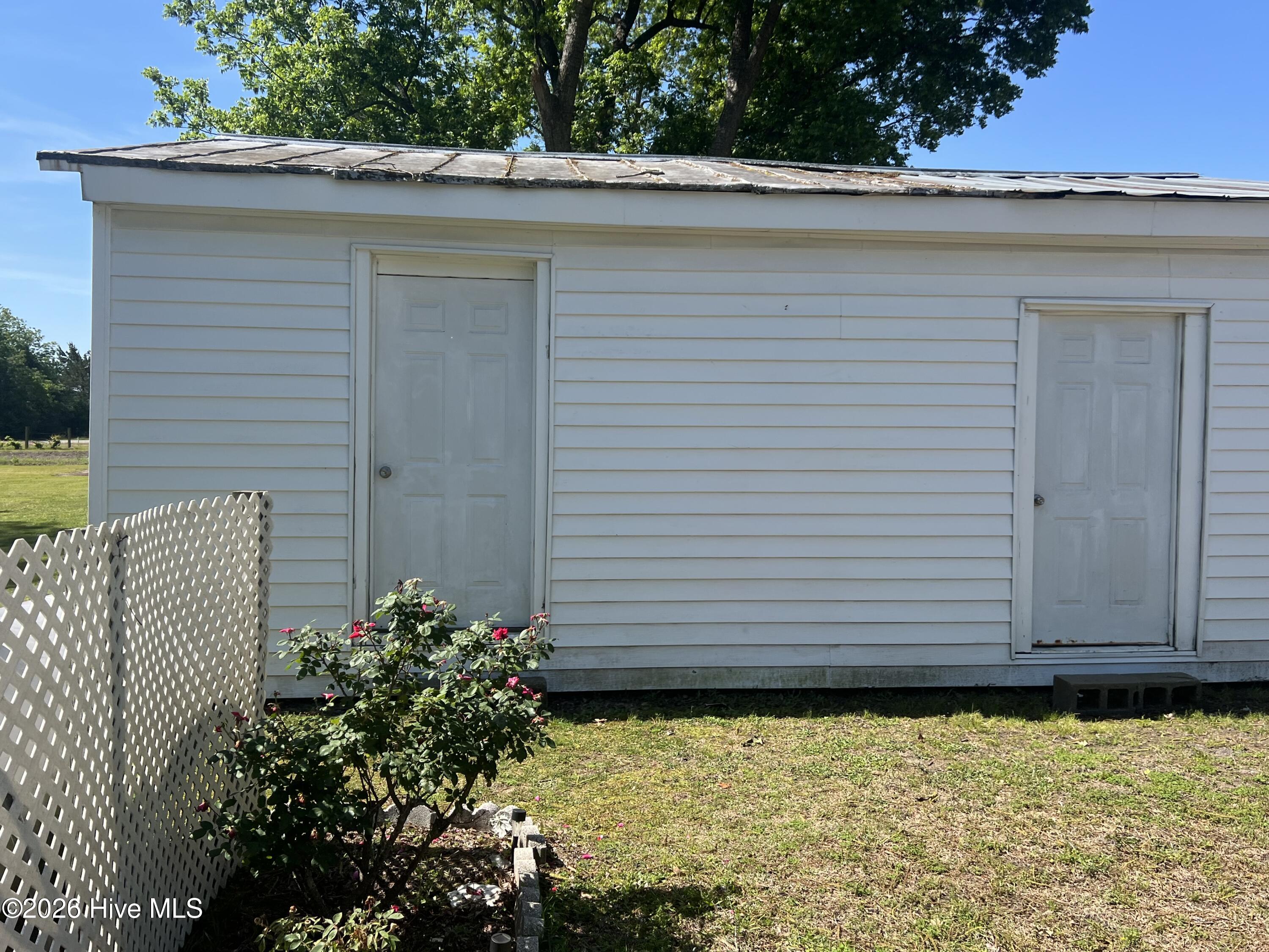 183 Nc 124 West