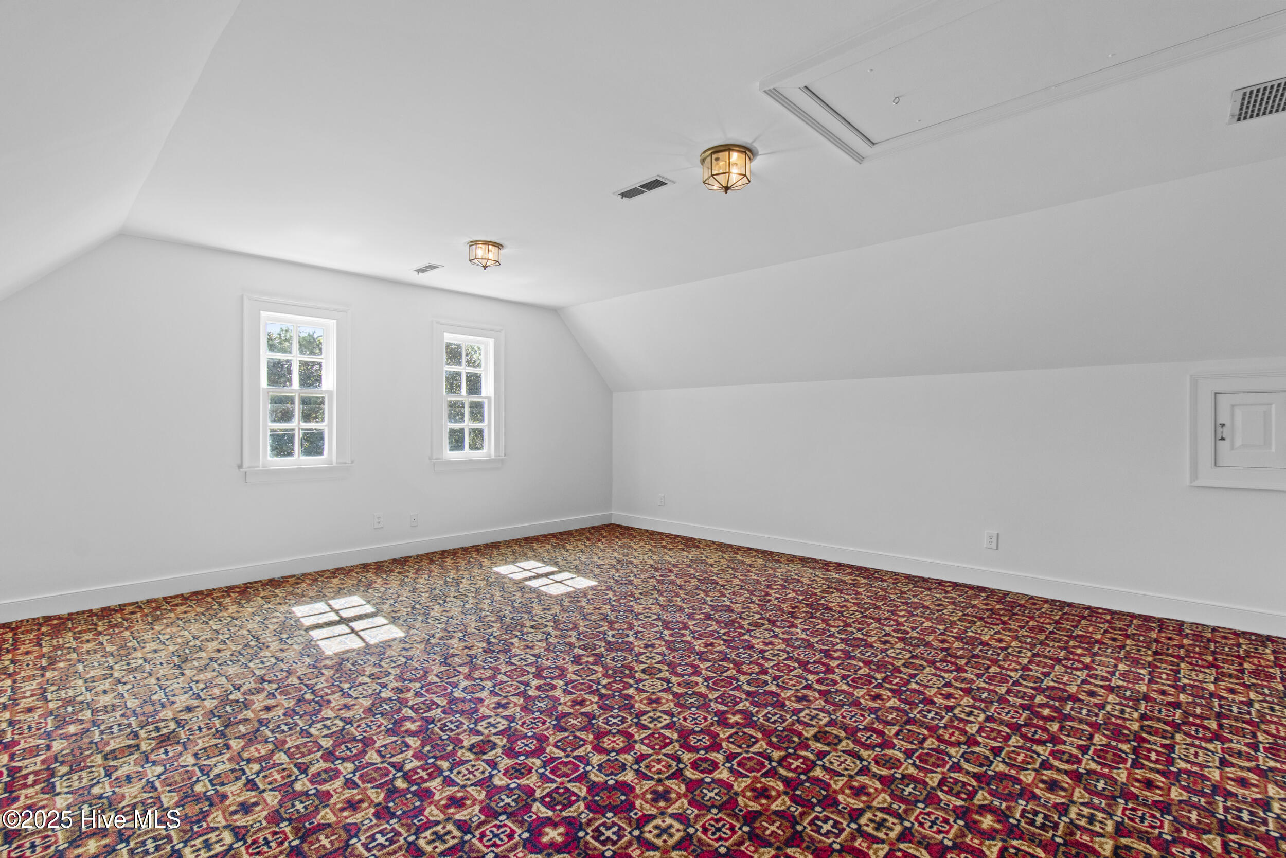 100537664 | Photo 58