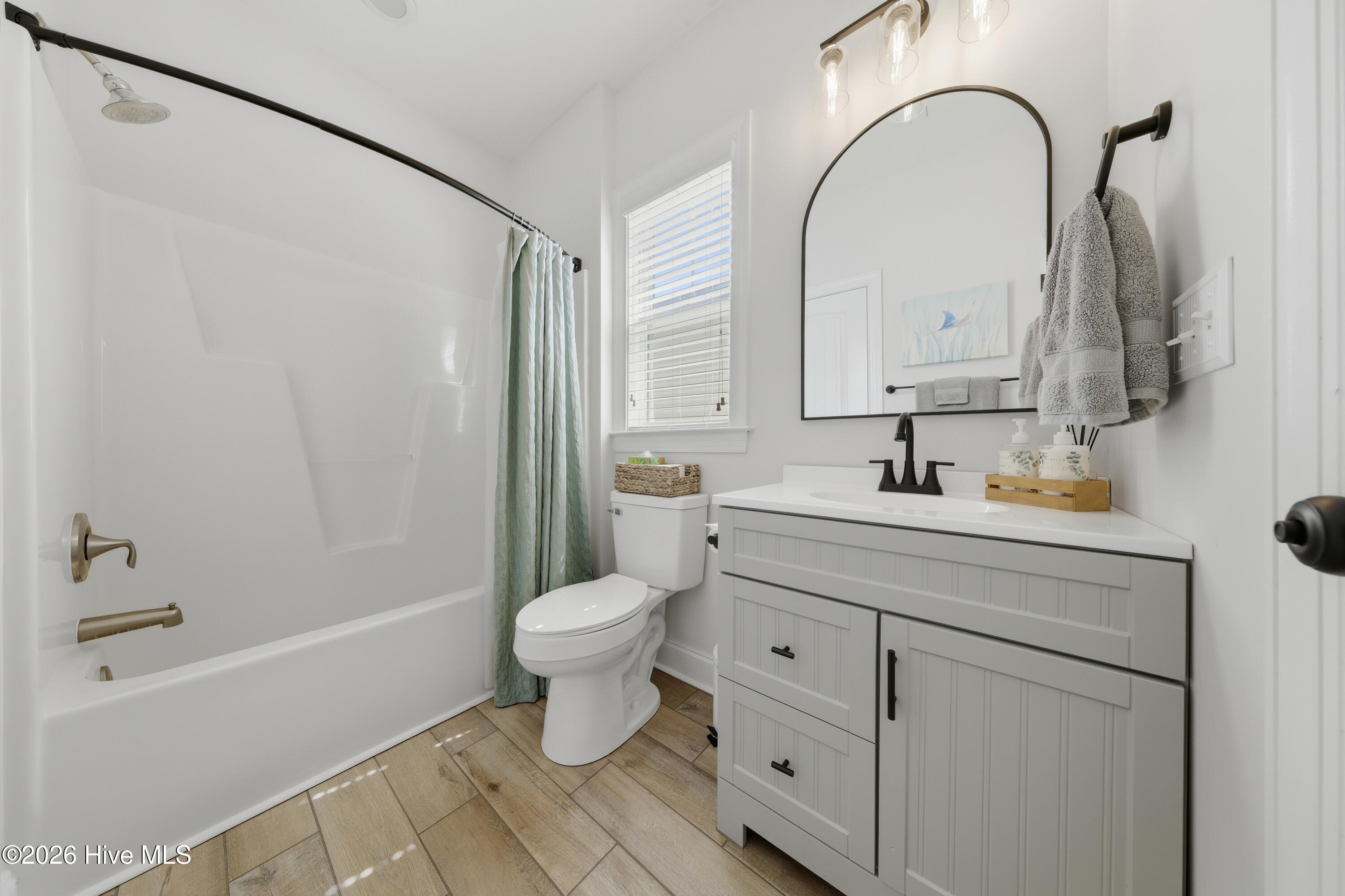 100563729 | Photo 31