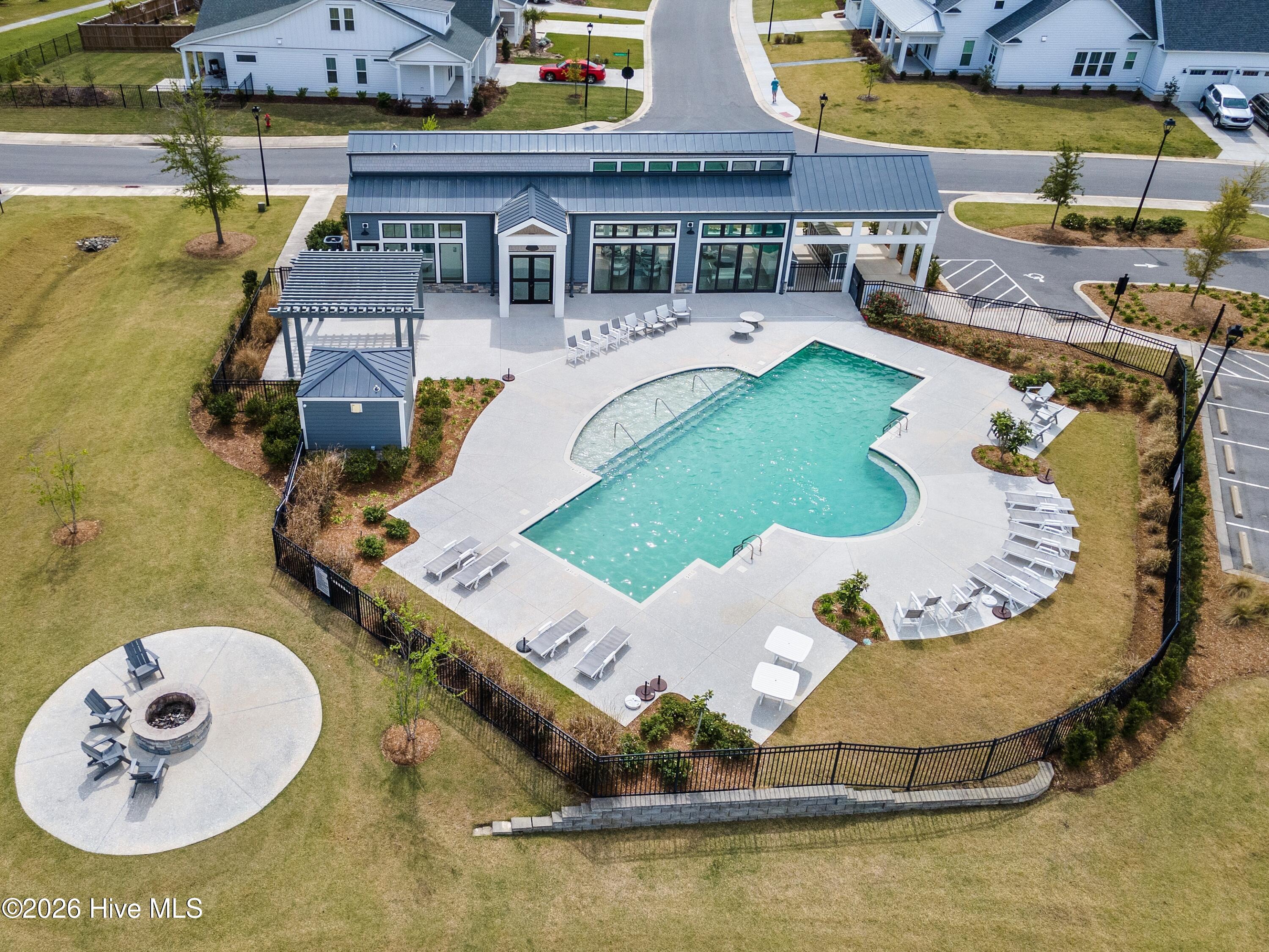 100546830 | Photo 82