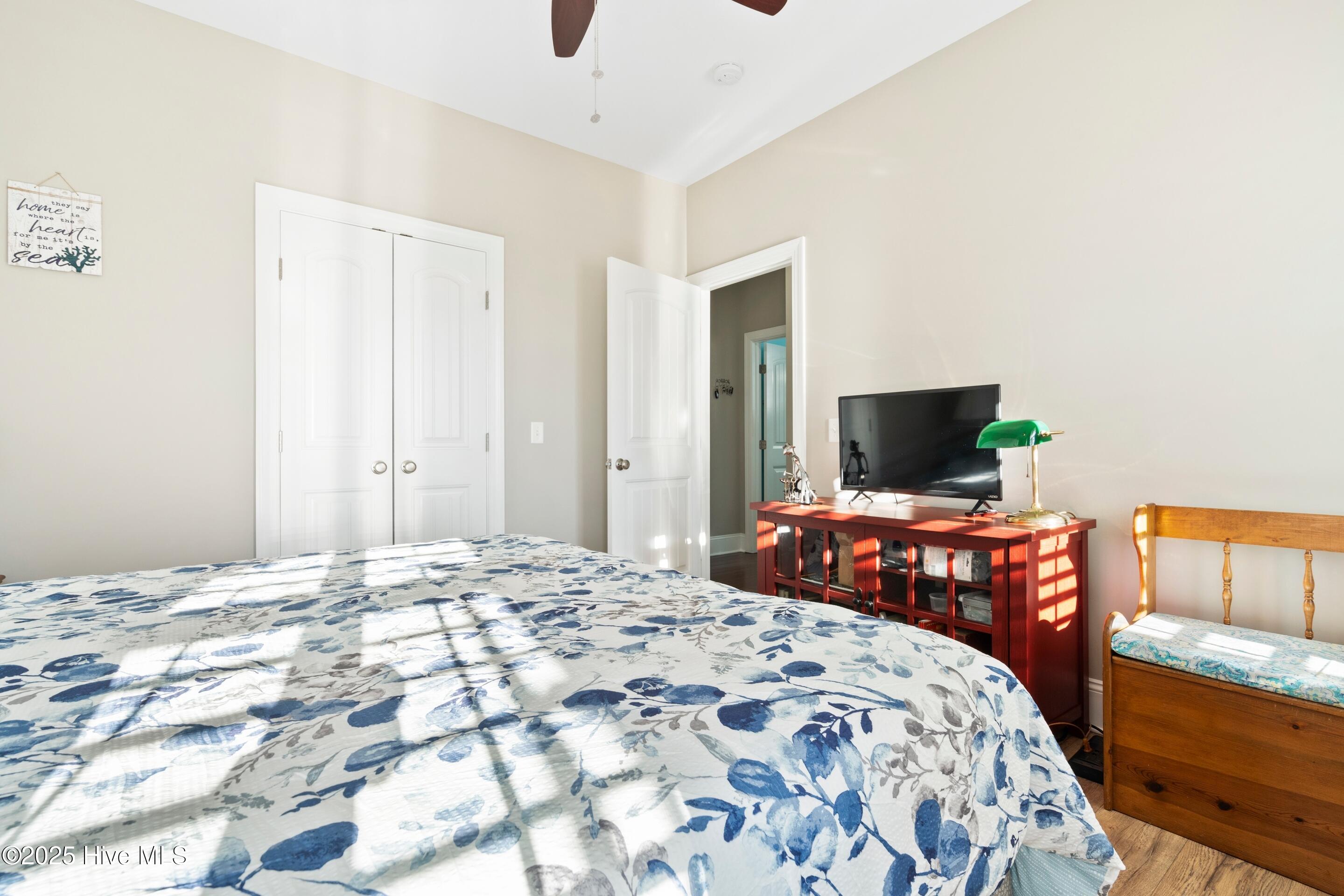 100540800 | Photo 42