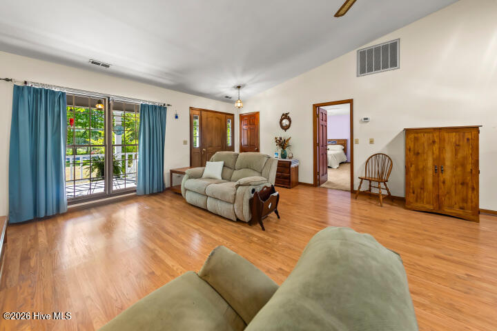 519 Country Club Drive W,Arapahoe