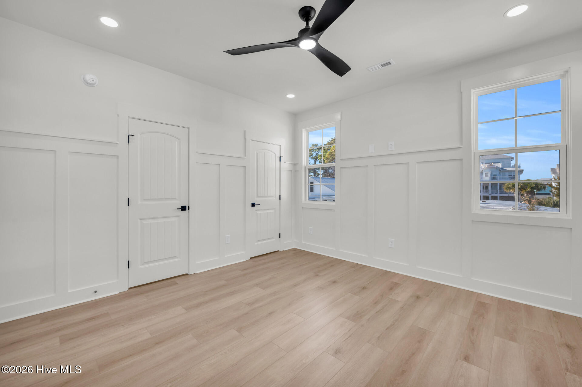 100542703 | Photo 13