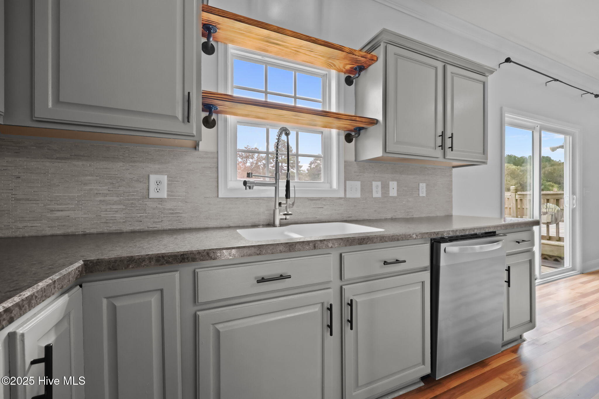 101 Loyd Lane, Beulaville, NC 28518 – photo 11: Kitchen