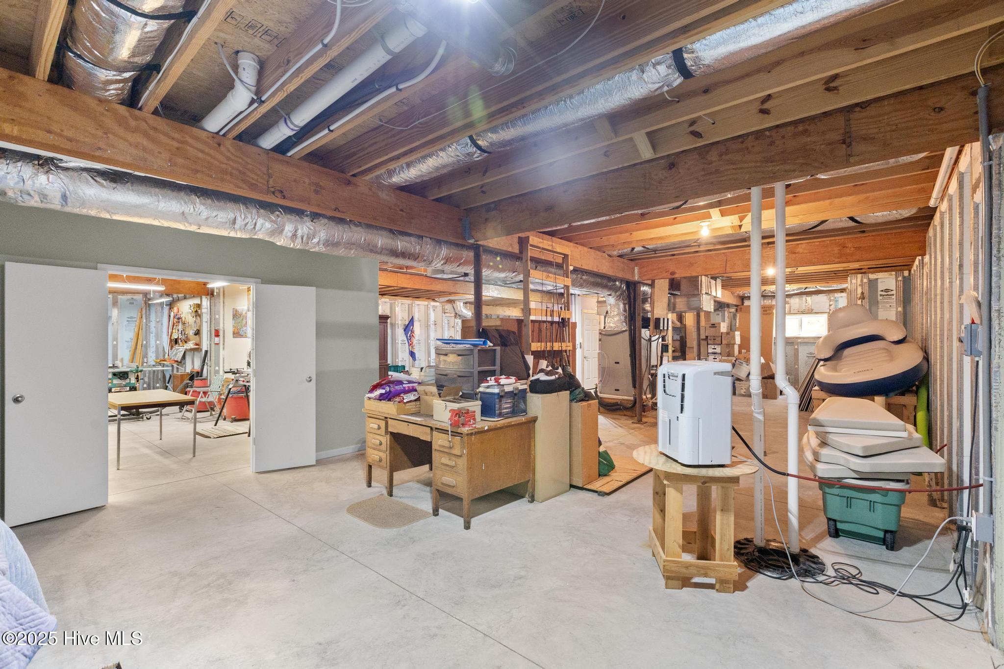 100567588 | Photo 43