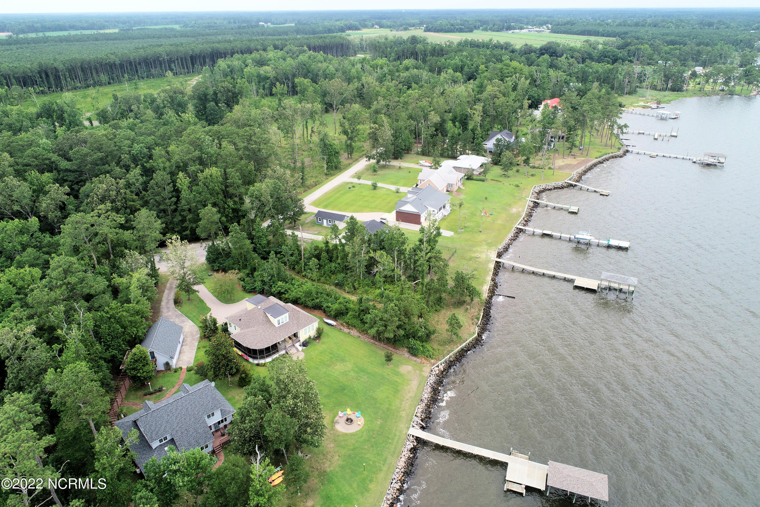 Veiw Left (East) down Shoreline from Lot