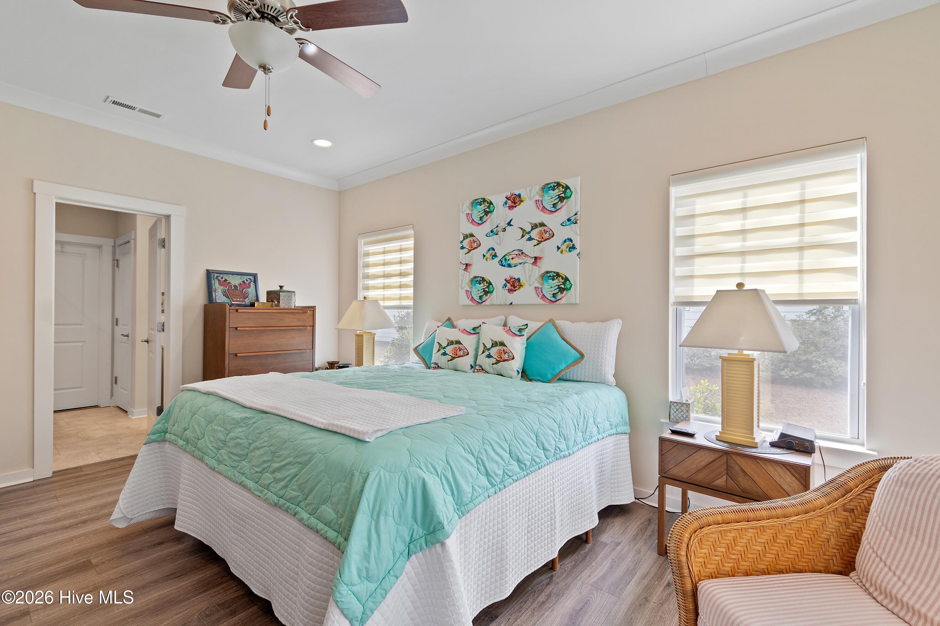 100557254 | Photo 24