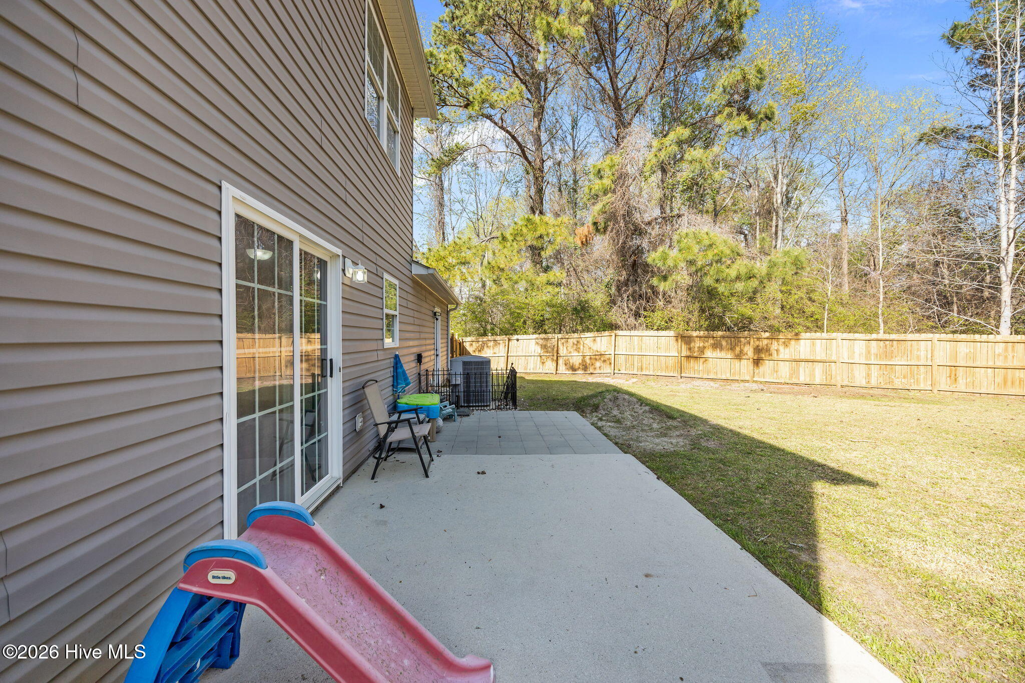 100568127 | Photo 50