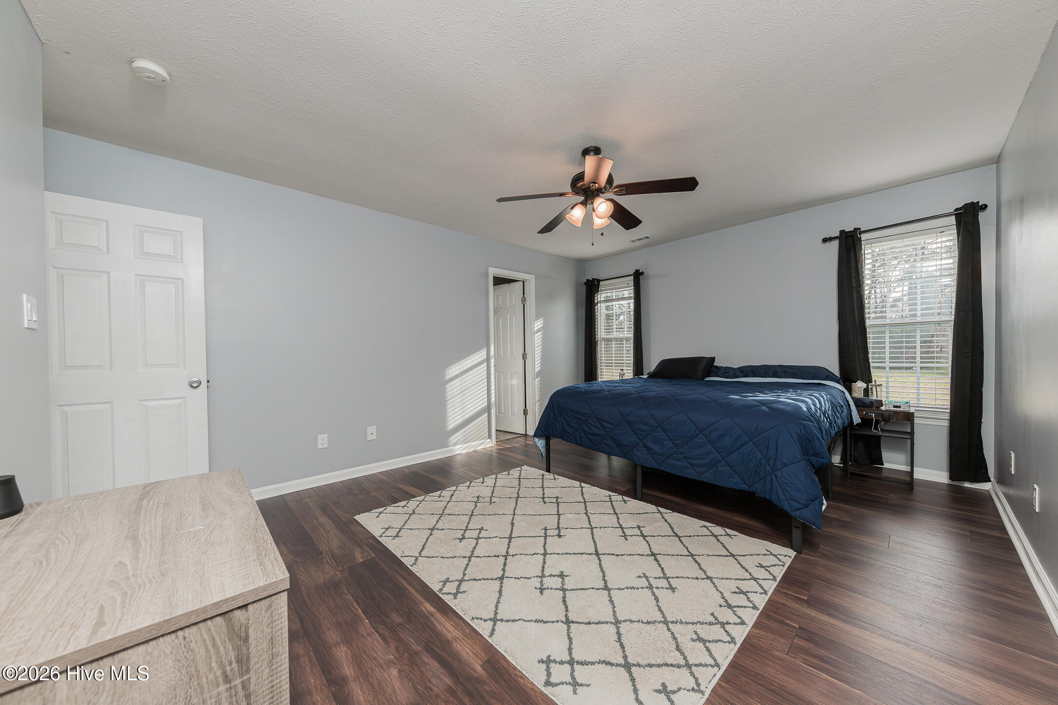 100561877 | Photo 21