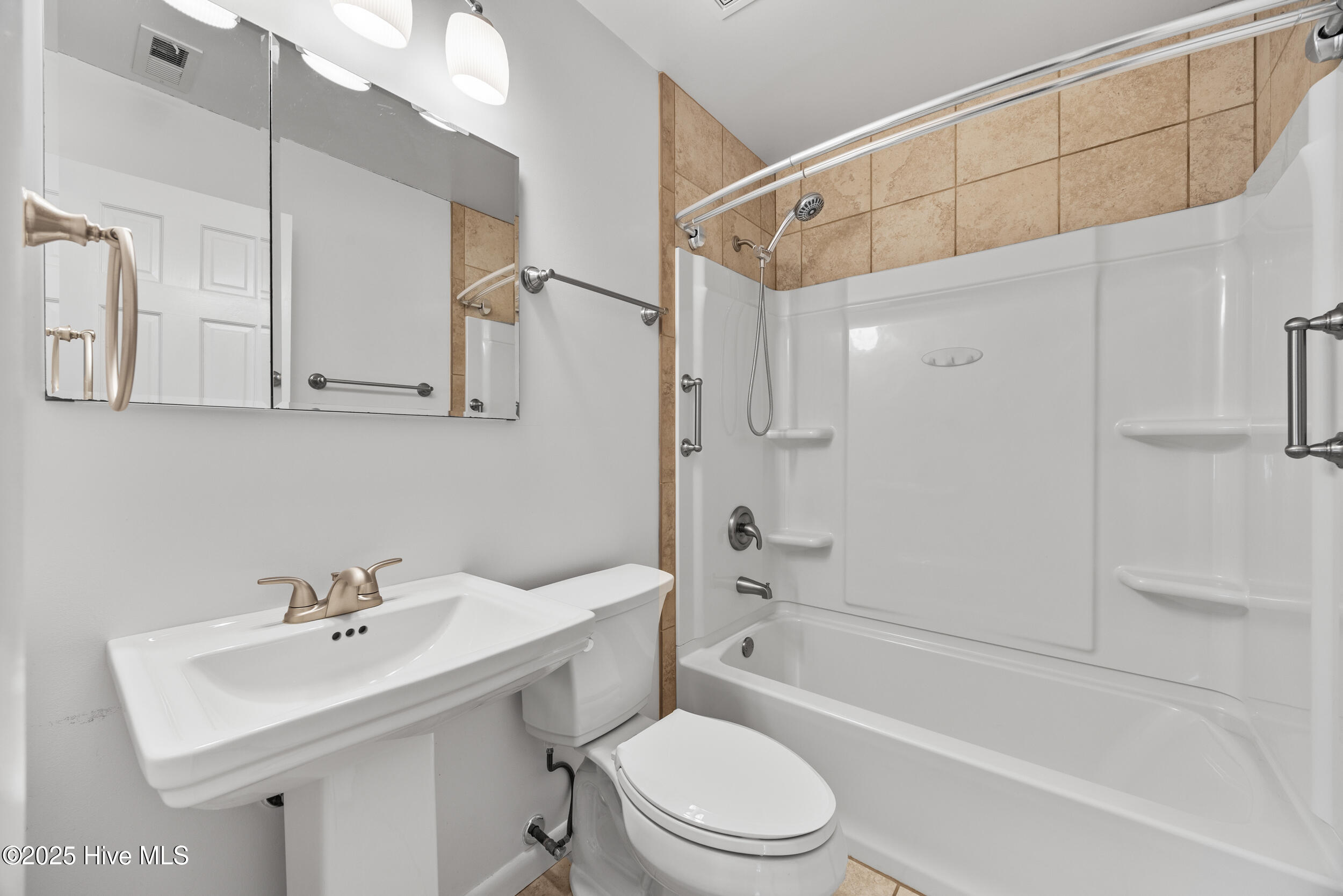 100546474 | Photo 32