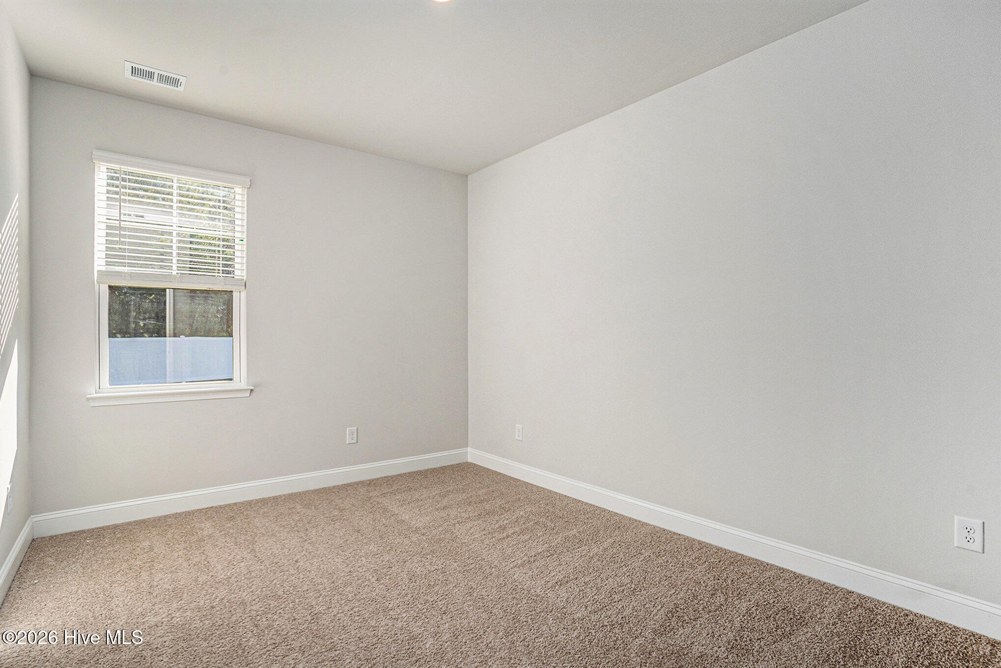 100543627 | Photo 25