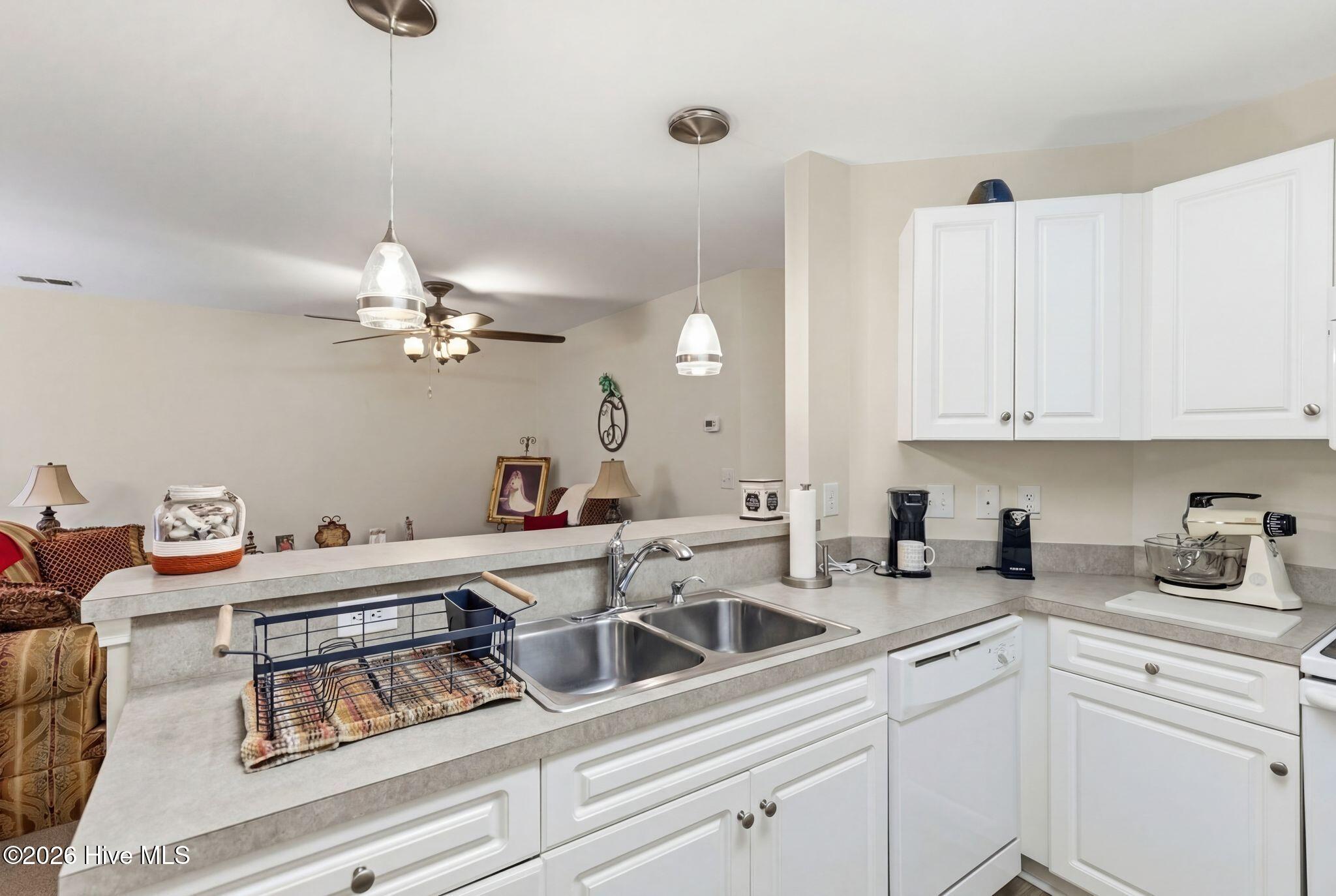 100557831 | Photo 16