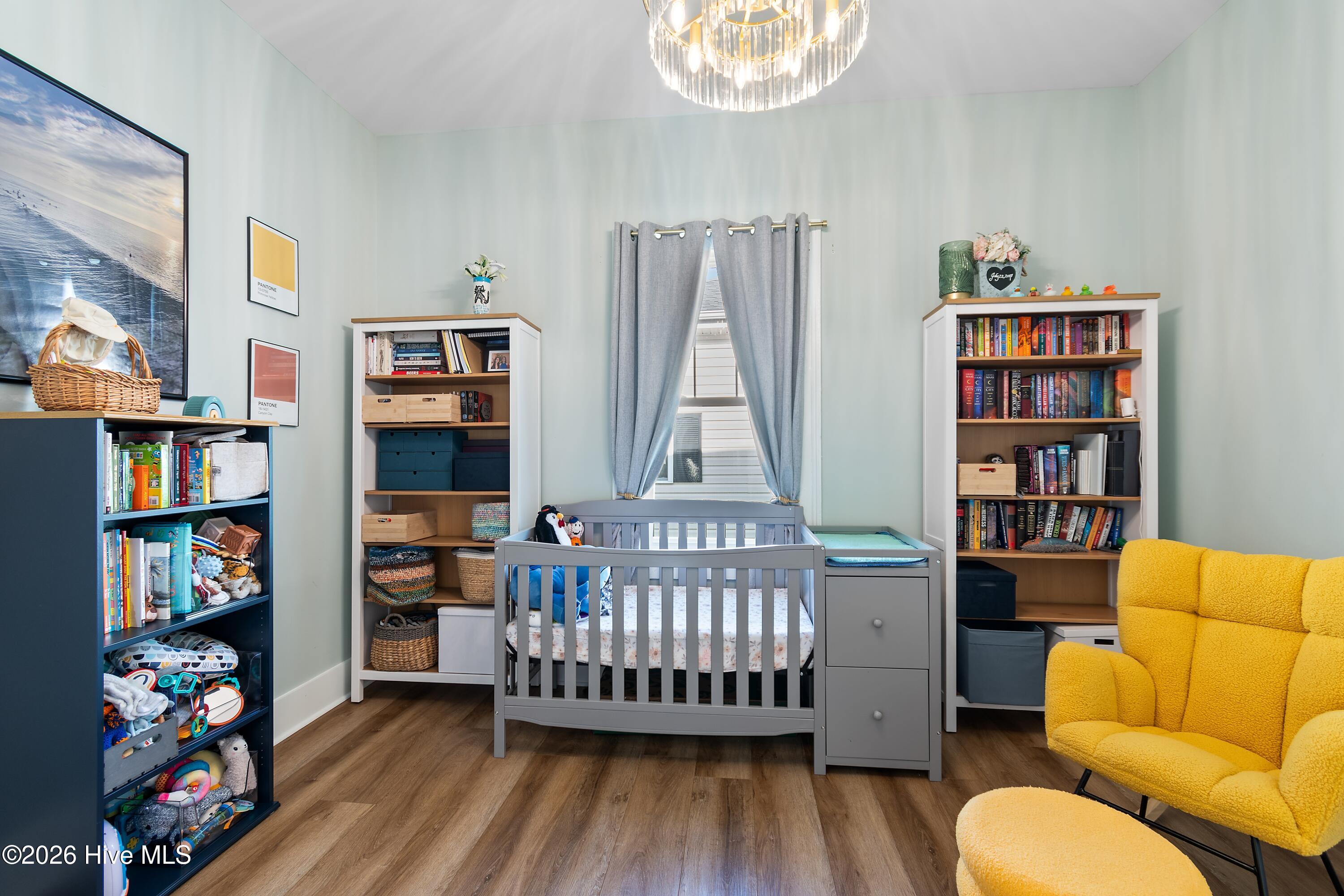 100568086 | Photo 19