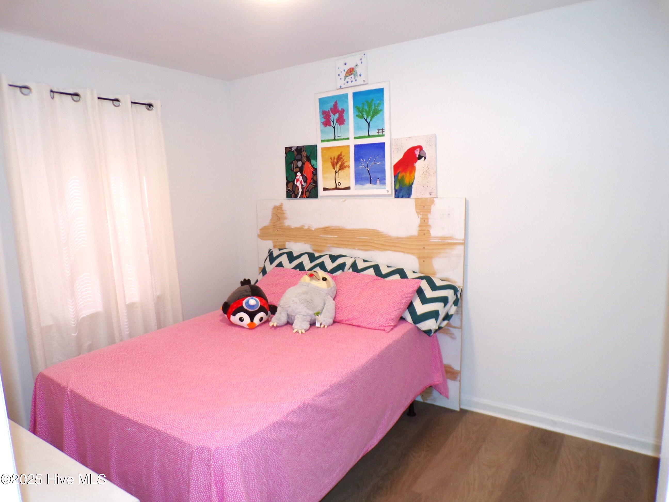 100520193 | Photo 15