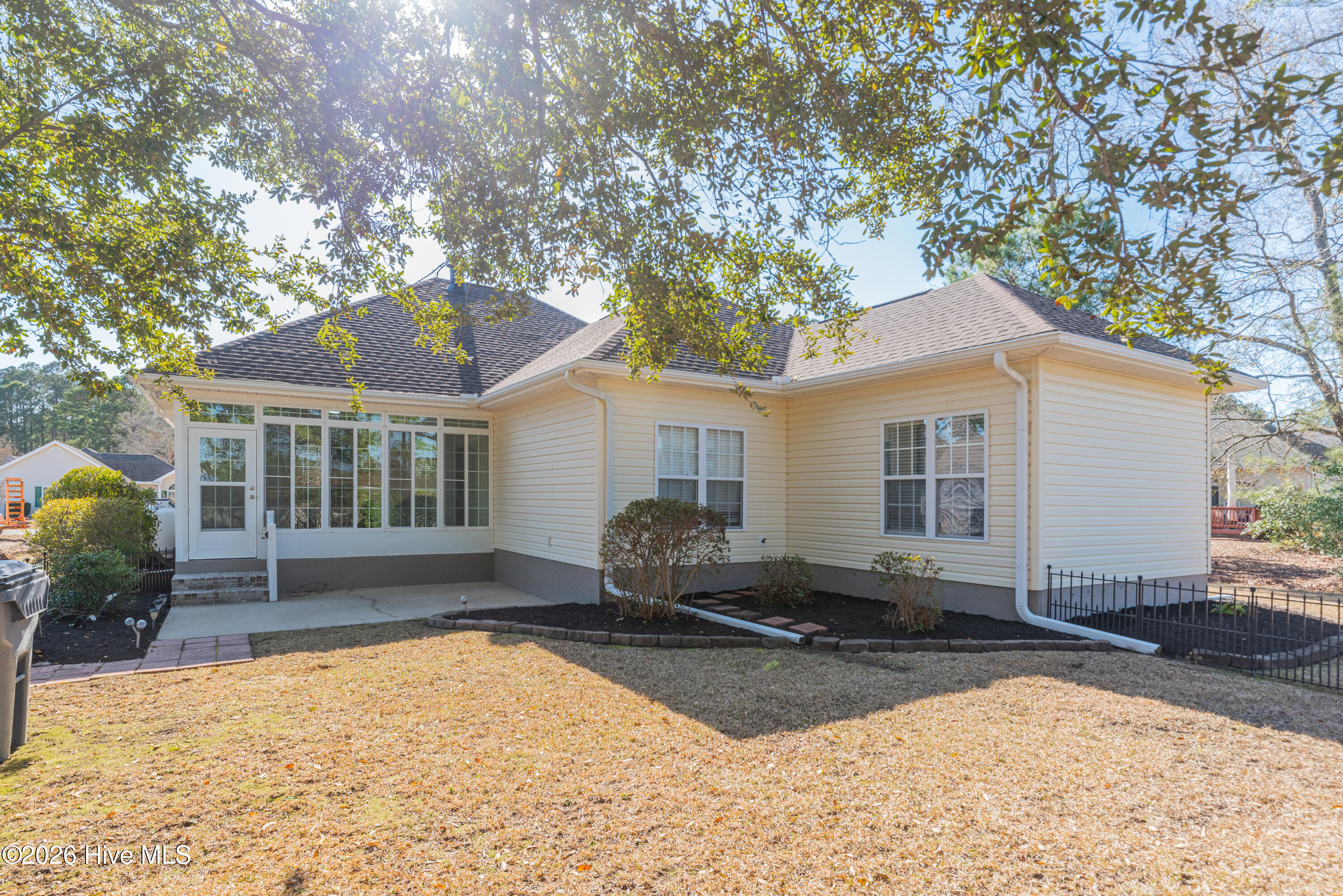 100559237 | Photo 38