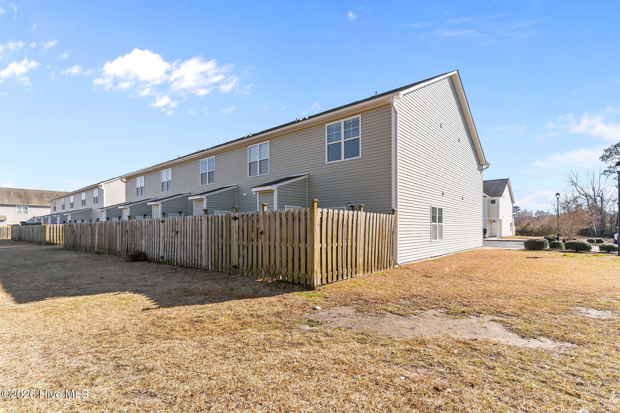 100555815 | Photo 40