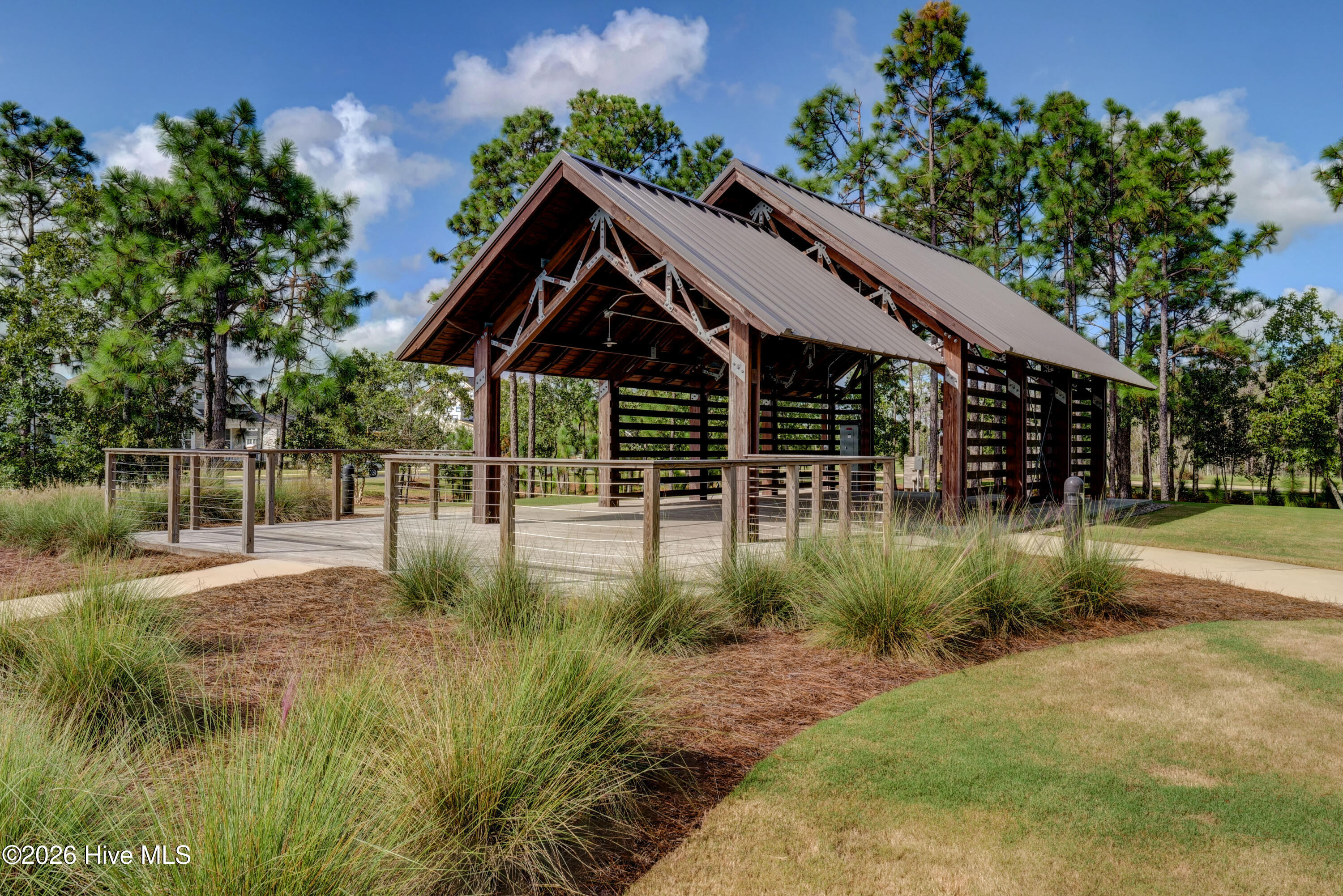 100565697 | Photo 36