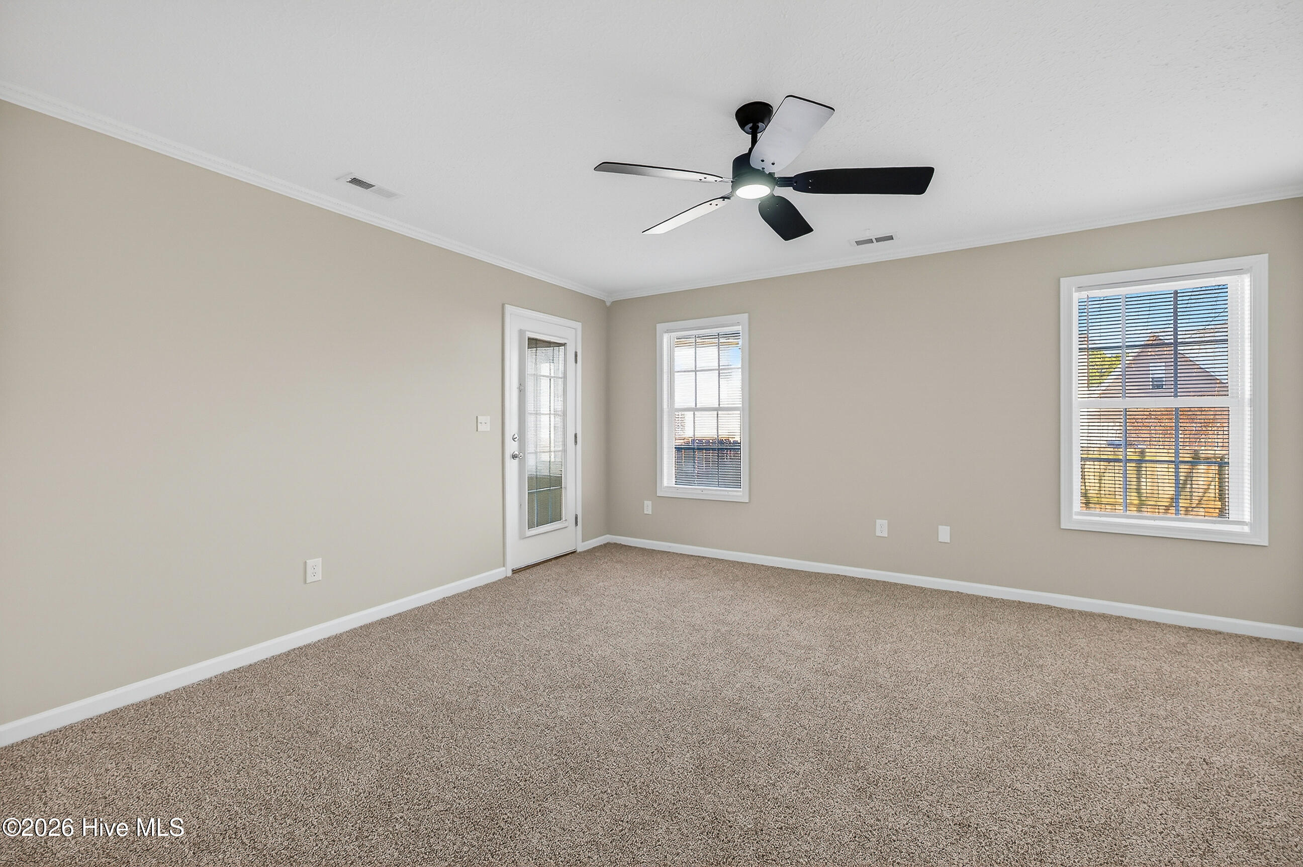 100552095 | Photo 13