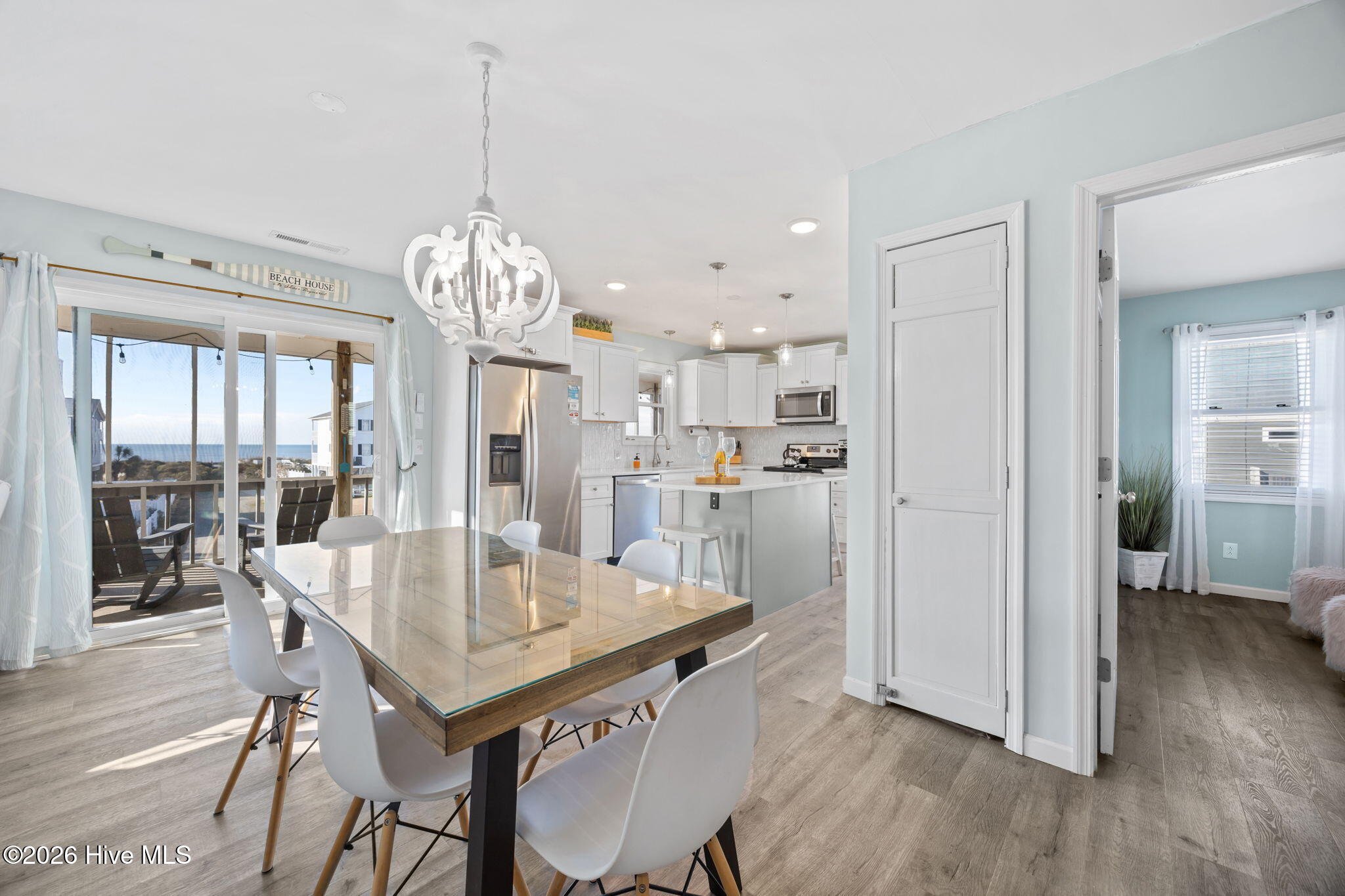 100553984 | Photo 21